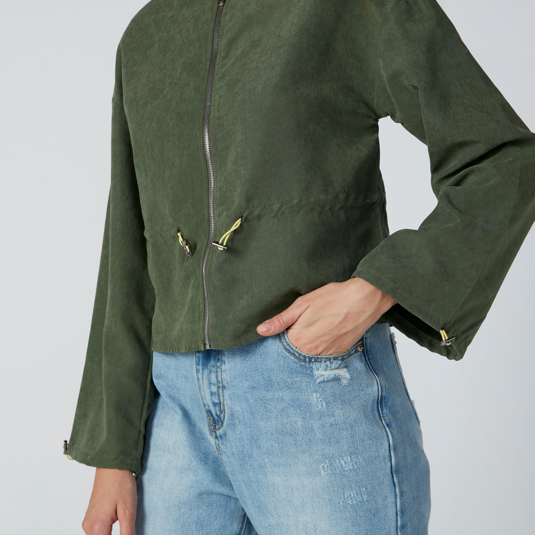 جاكيت بأكمام واسعة وسحّاب إغلاق-women-winterwear-coatsandjackets-jackets-image-1