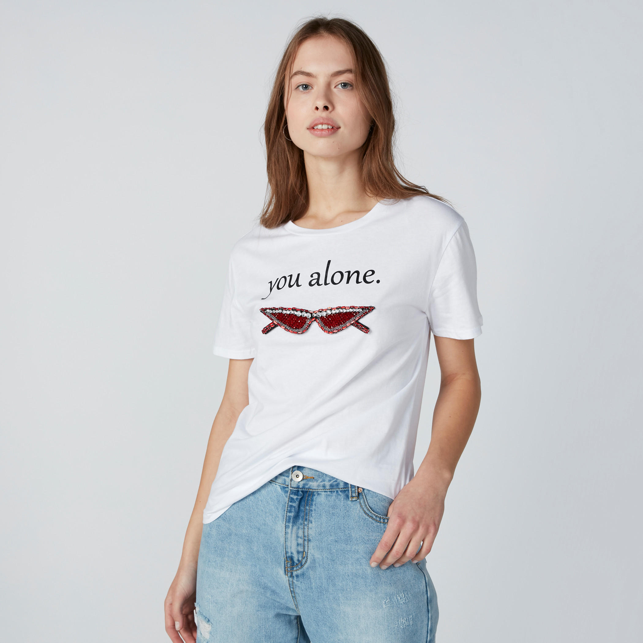 تيشيرت مزيّن بياقة مستديرة وأكمام قصيرة-women-clothing-tshirts-image-4