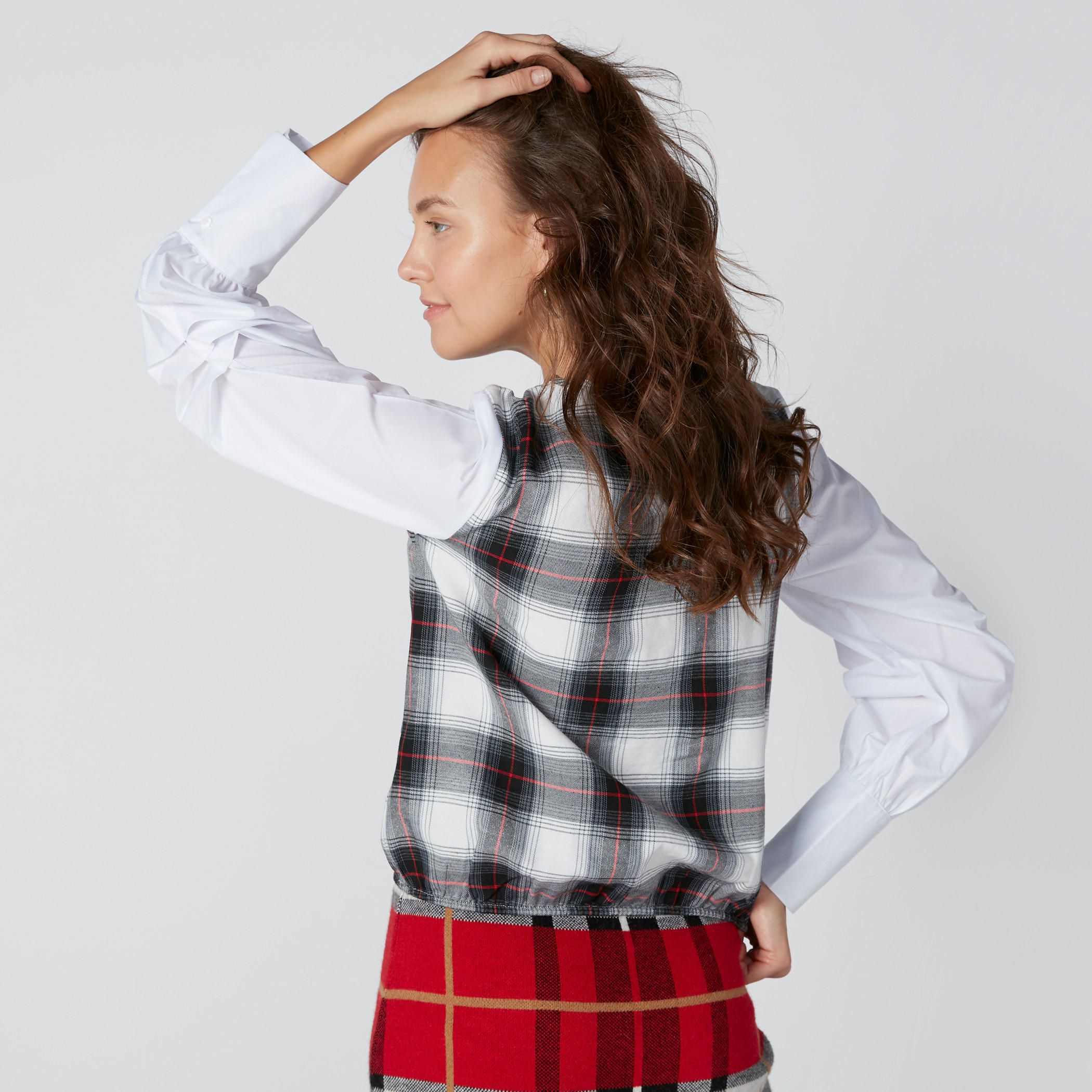 بلوزة كاروهات بأكمام طويلة ومشبك إغلاق ناعم-women-clothing-shirtsandblouses-blouses-image-2