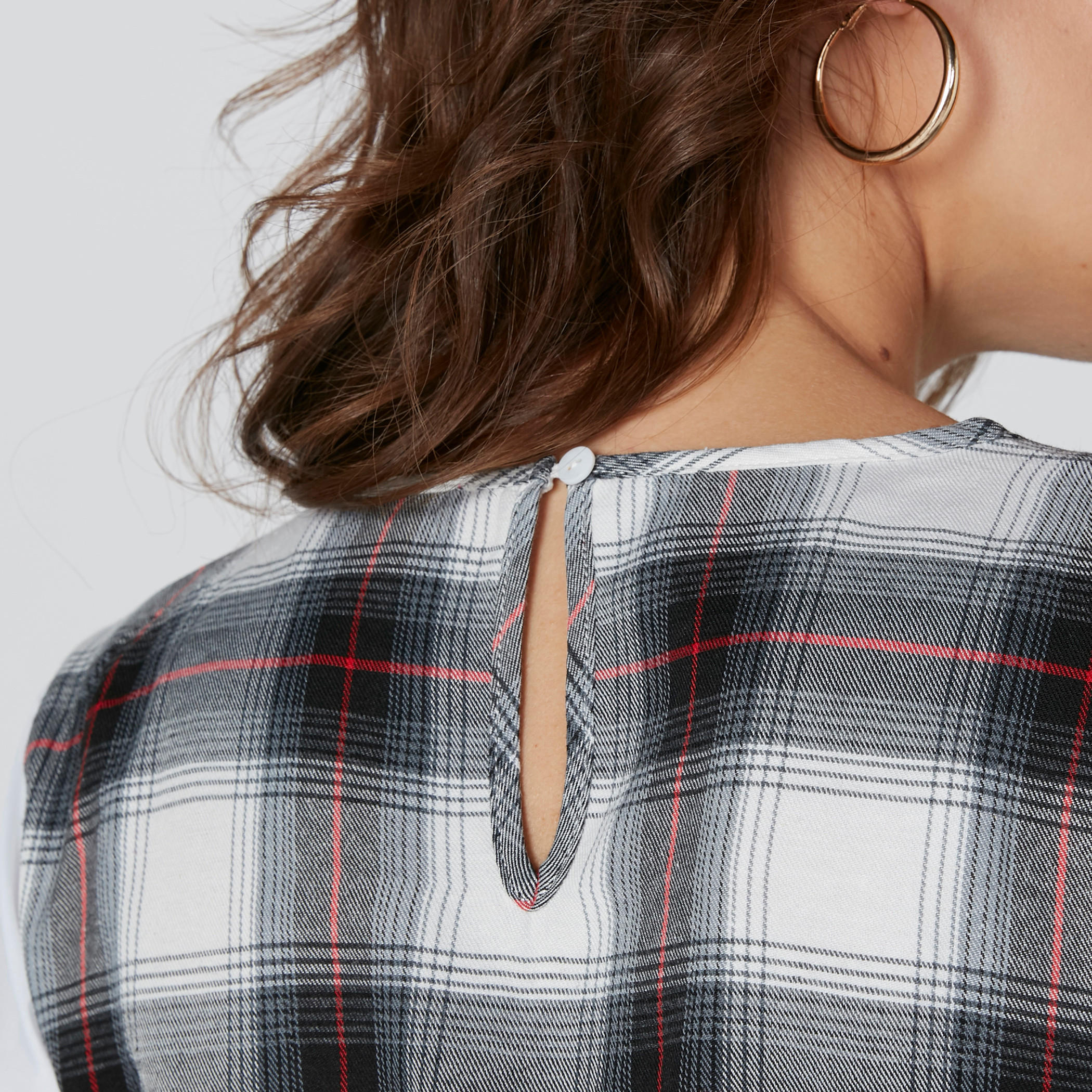 بلوزة كاروهات بأكمام طويلة ومشبك إغلاق ناعم-women-clothing-shirtsandblouses-blouses-image-5