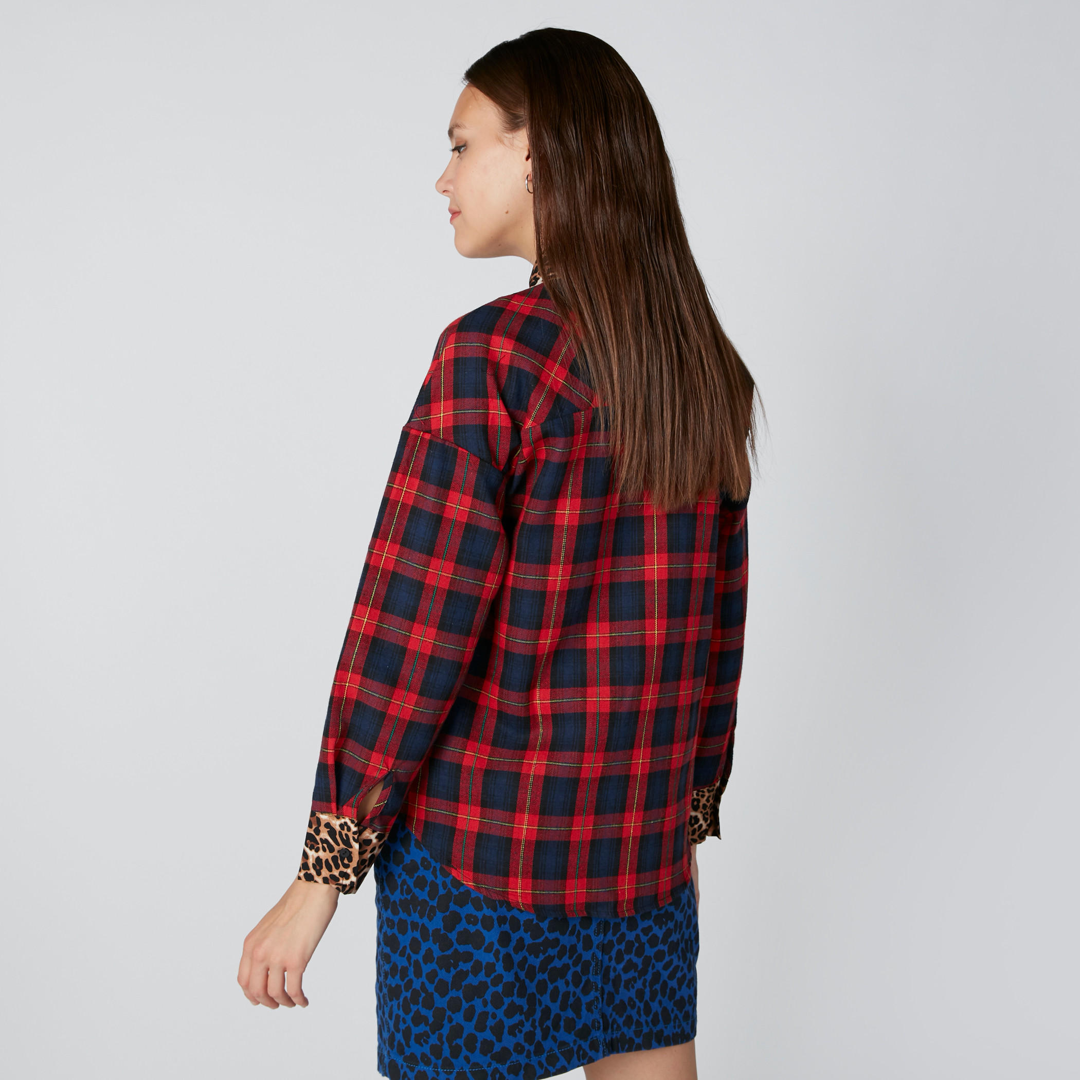 قميص كاروهات بأكمام طويلة وأزرار-women-clothing-shirtsandblouses-shirts-image-2