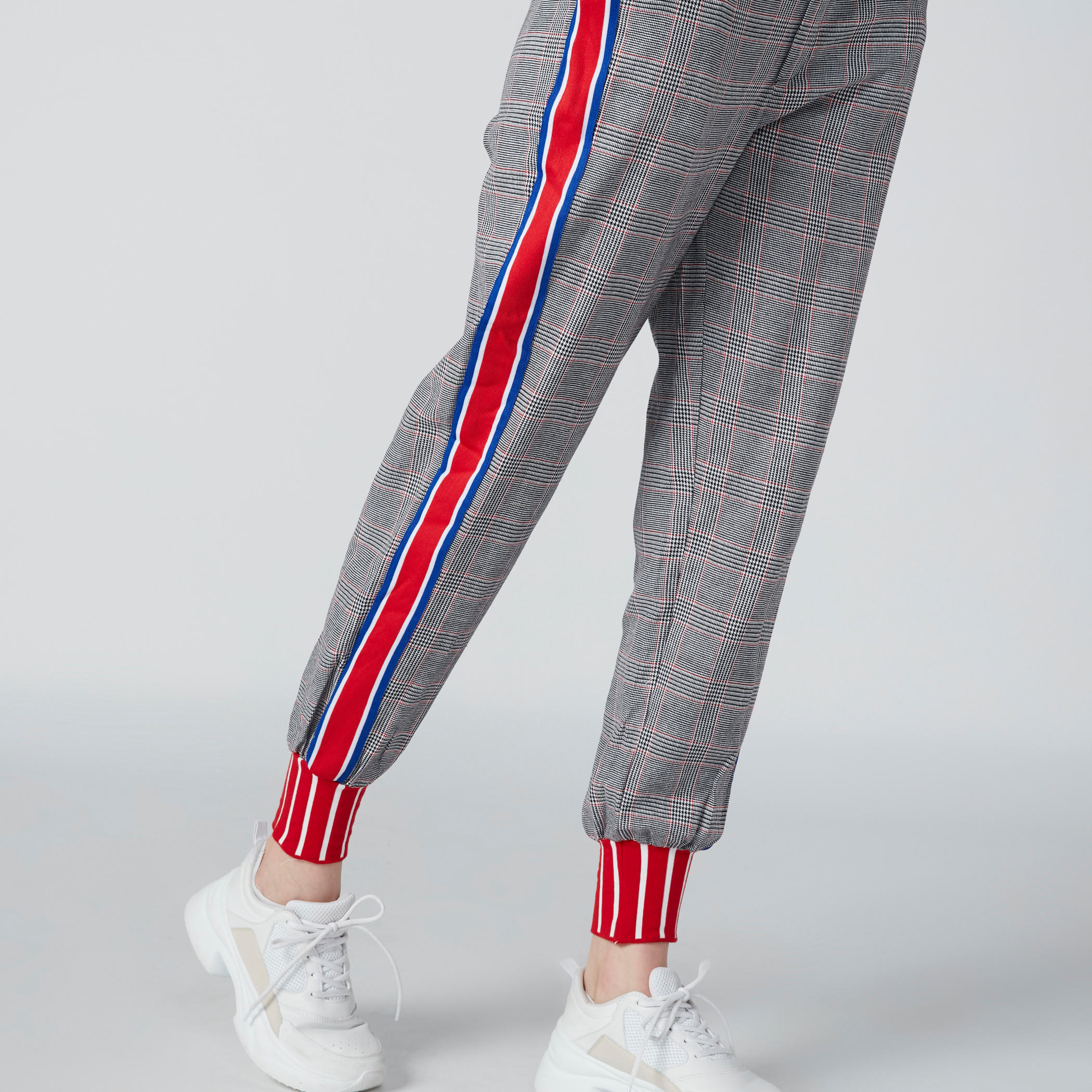 بنطال رياضي كاروهات طويل بأساور مطّاطية وجيوب-women-clothing-bottoms-joggers-image-5
