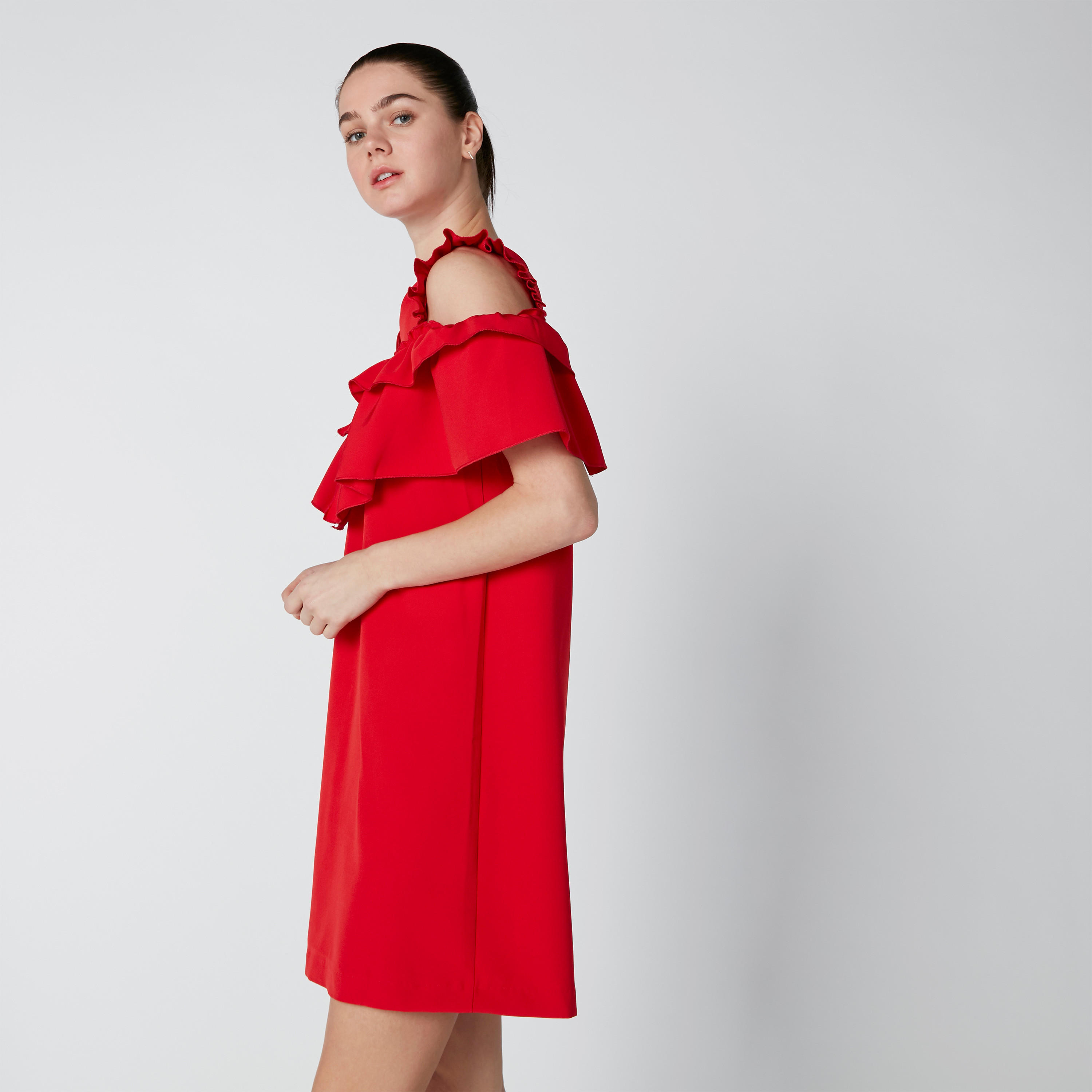 فستان متوسط الطول بأكتاف مكشوفة وياقة V وأكمام قصيرة وتفاصيل كشكش-women-clothing-dresses-image-4