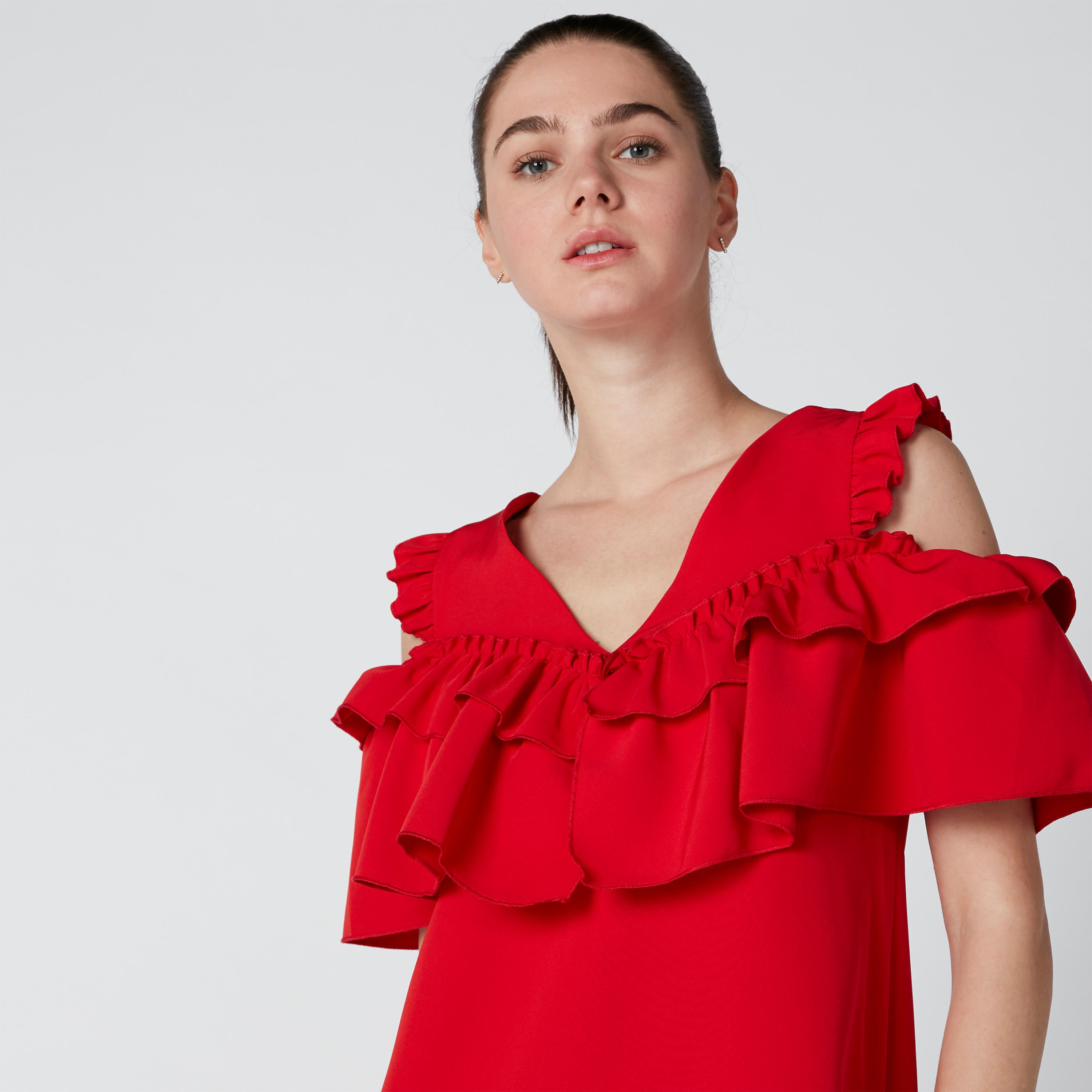 فستان متوسط الطول بأكتاف مكشوفة وياقة V وأكمام قصيرة وتفاصيل كشكش-women-clothing-dresses-image-5