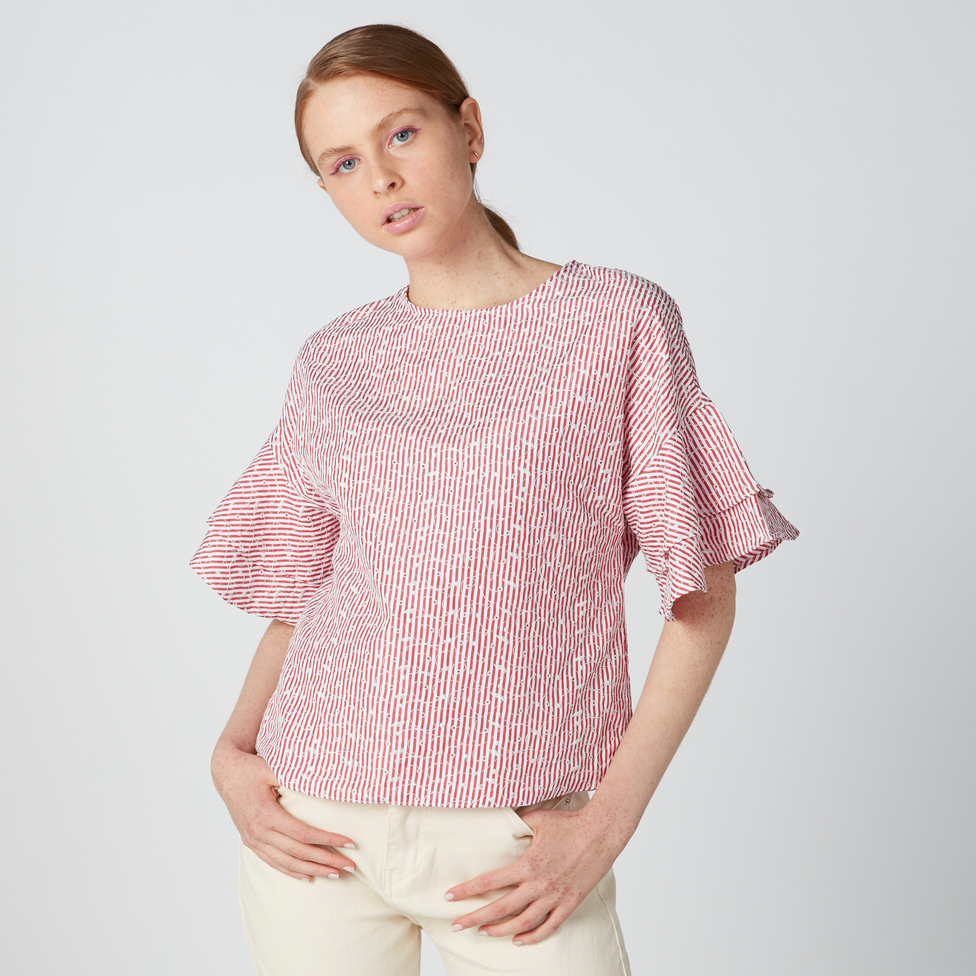 بلوزة مقلّمة بياقة مستديرة وأكمام كشكش متعددة الطبقات-women-clothing-shirtsandblouses-blouses-image-2
