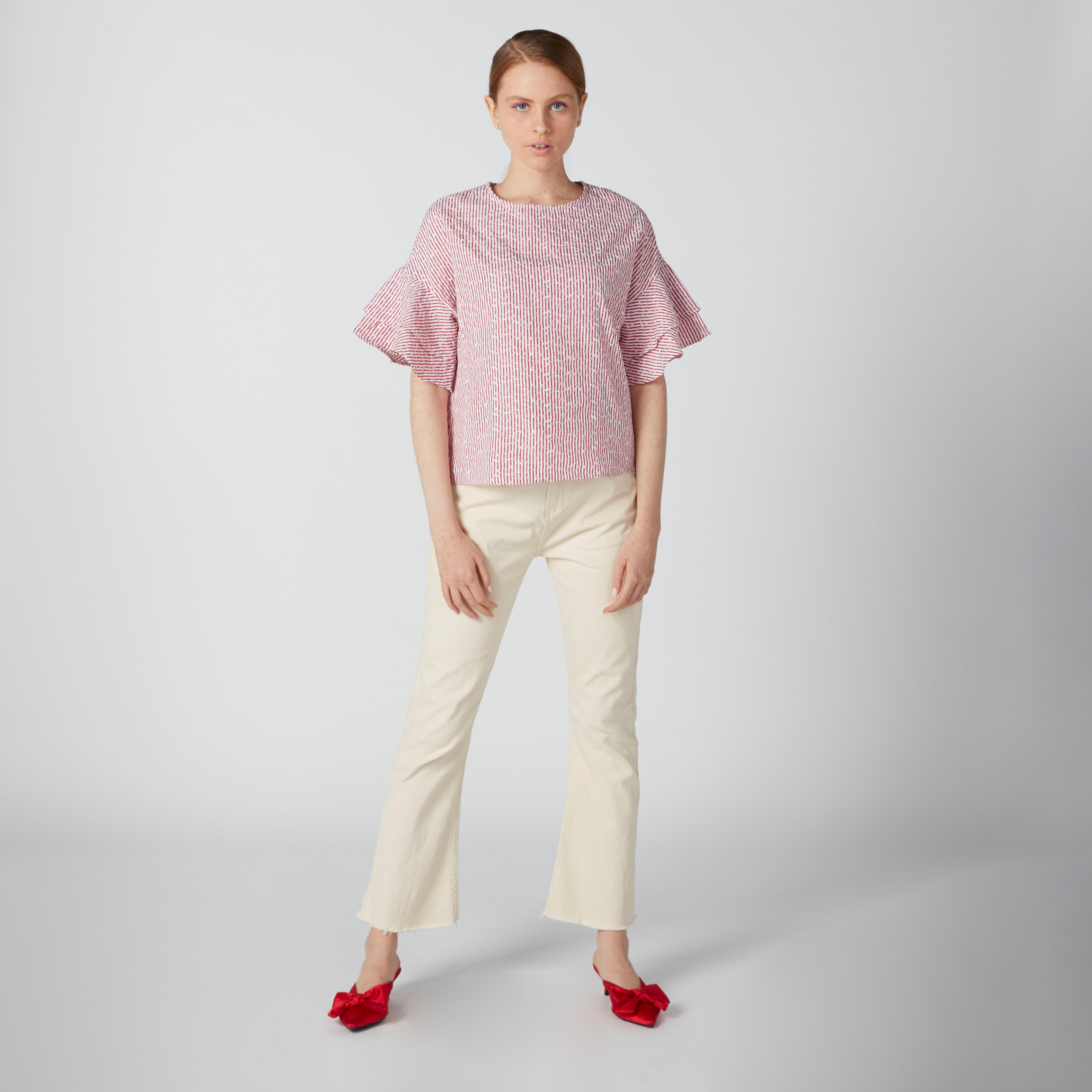 بلوزة مقلّمة بياقة مستديرة وأكمام كشكش متعددة الطبقات-women-clothing-shirtsandblouses-blouses-image-1