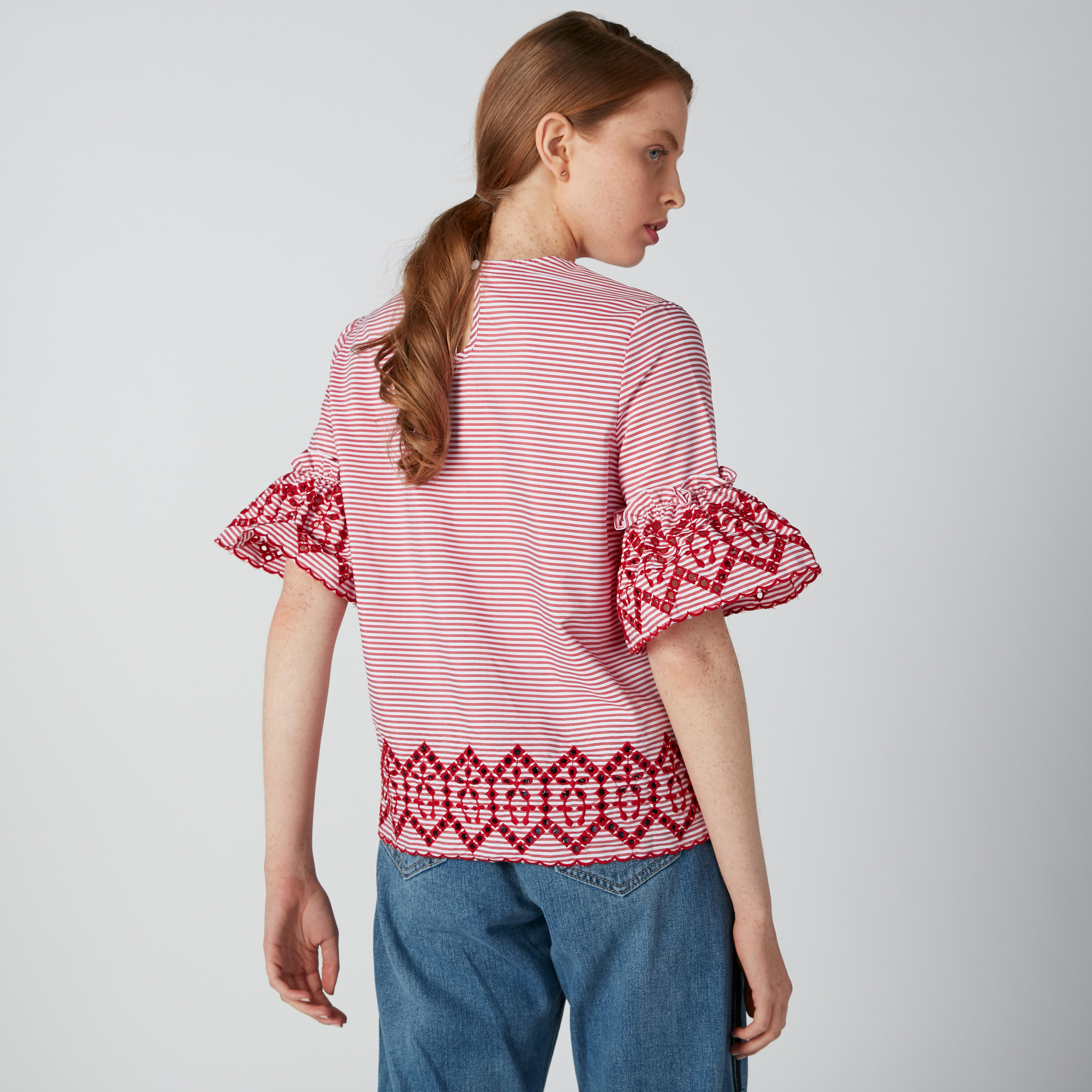 بلوزة مطرزة بياقة مستديرة وأكمام عريضة-women-clothing-shirtsandblouses-blouses-image-1