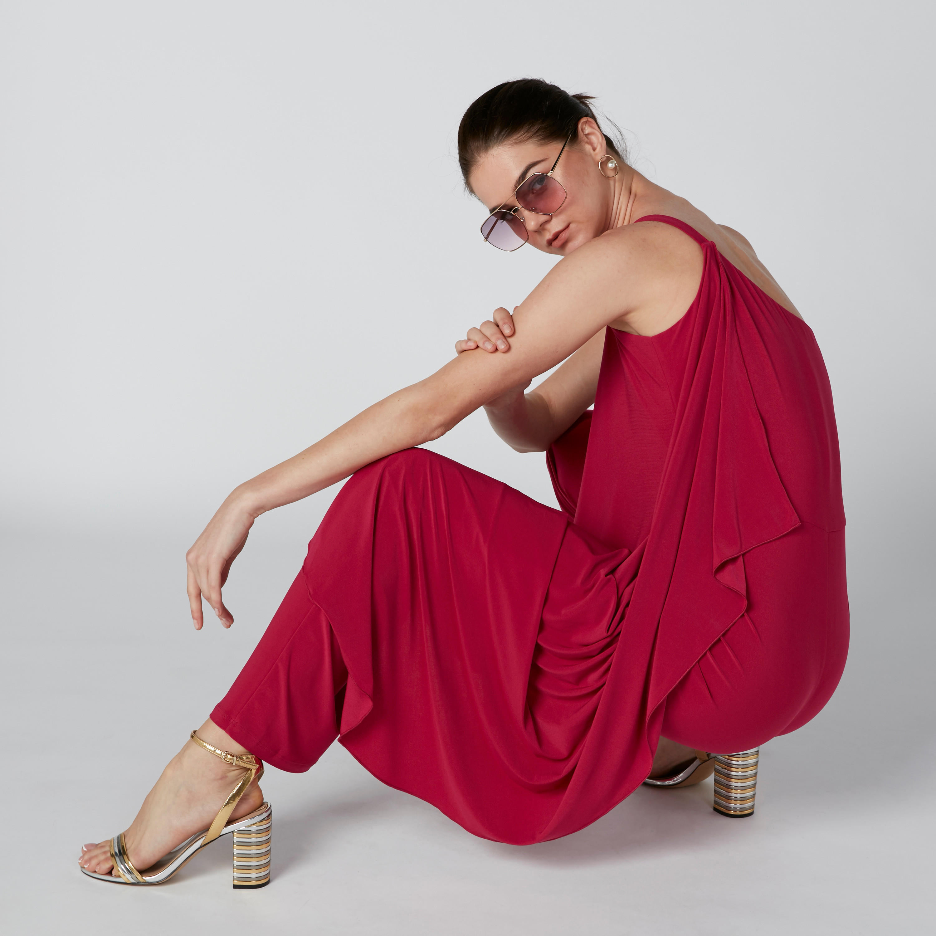 أفرول بكتف واحد وتفاصيل كشكش وحلقات-women-clothing-jumpsuits-image-3