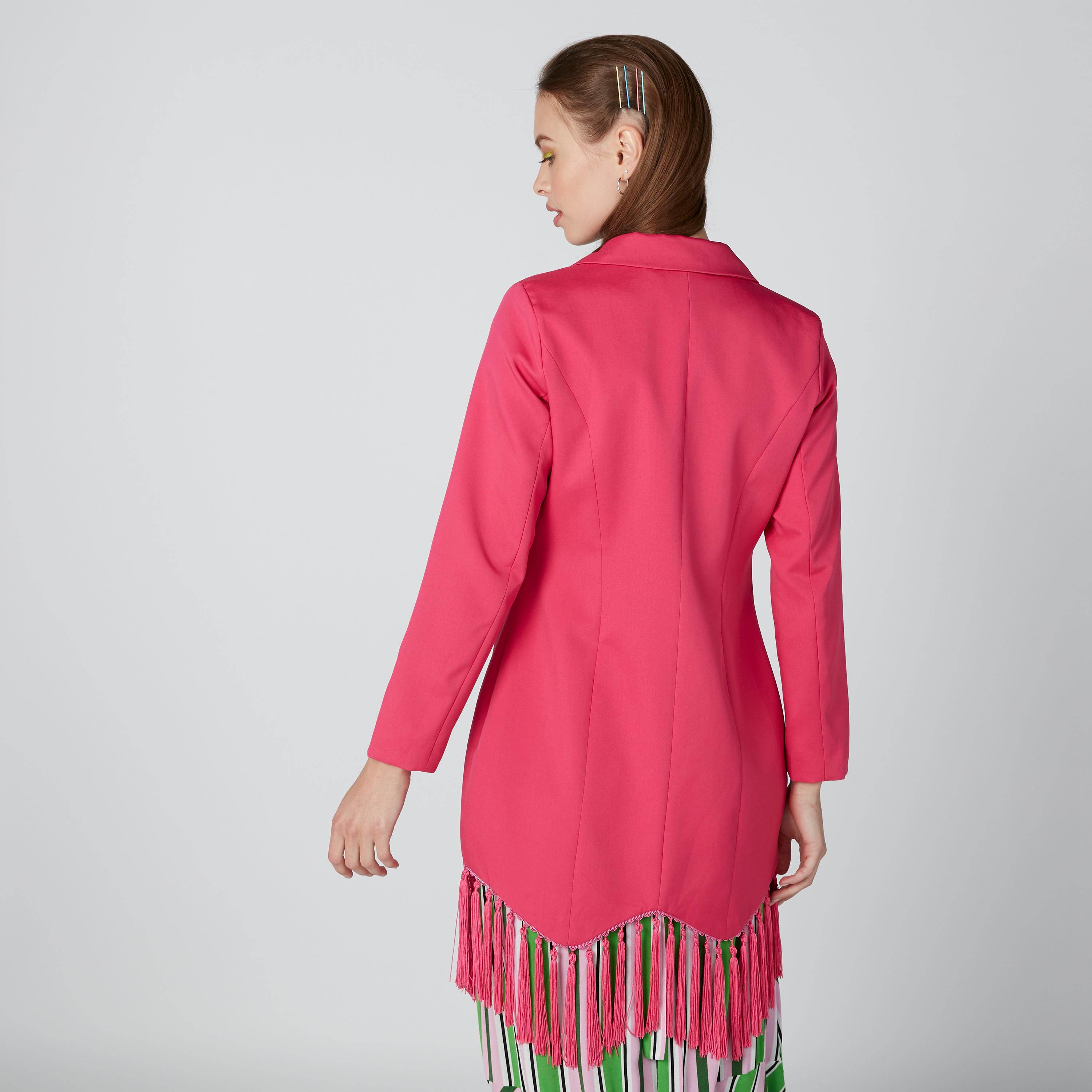 جاكيت بليزر طويل بأكمام طويلة وتفاصيل جيب وشرّابات-women-clothing-coatsandjackets-blazers-image-3