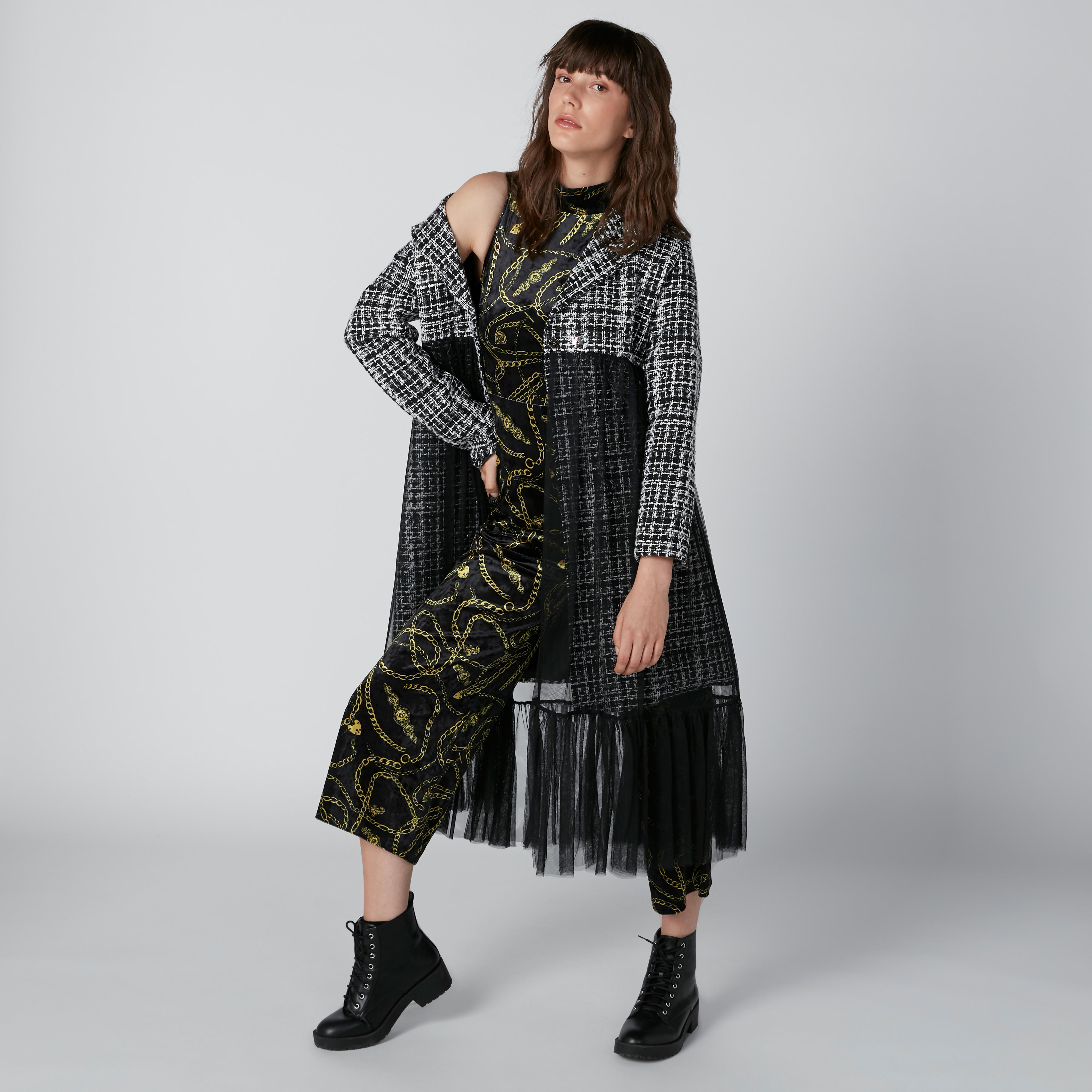 معطف طويل بأكمام طويلة وتفاصيل شبكية-women-clothing-coatsandjackets-coats-image-1