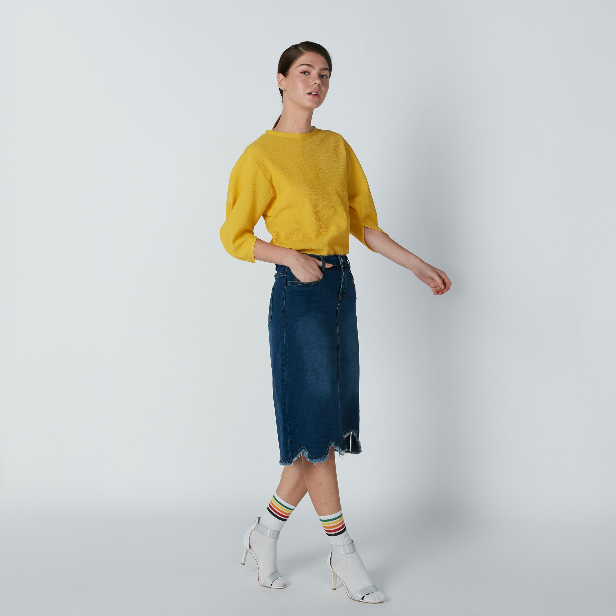 تنورة متوسطة الطول بزر إغلاق وجيوب وحوّاف غير مستوية-women-clothing-bottoms-skirts-image-4