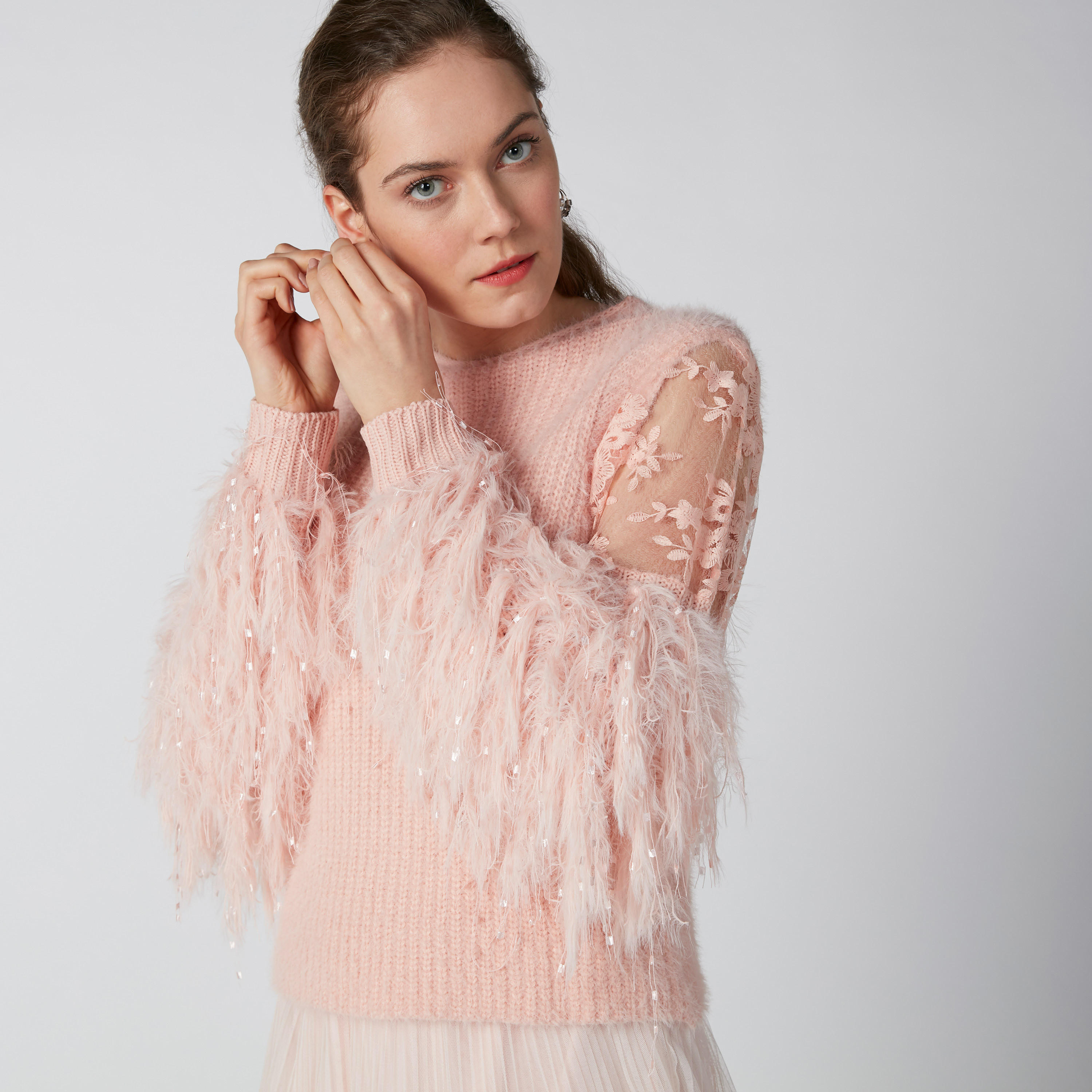 بلوزة بأكمام قطيفة طويلة وتفاصيل دانتيل-women-clothing-cardigansandjumpers-jumpers-image-16