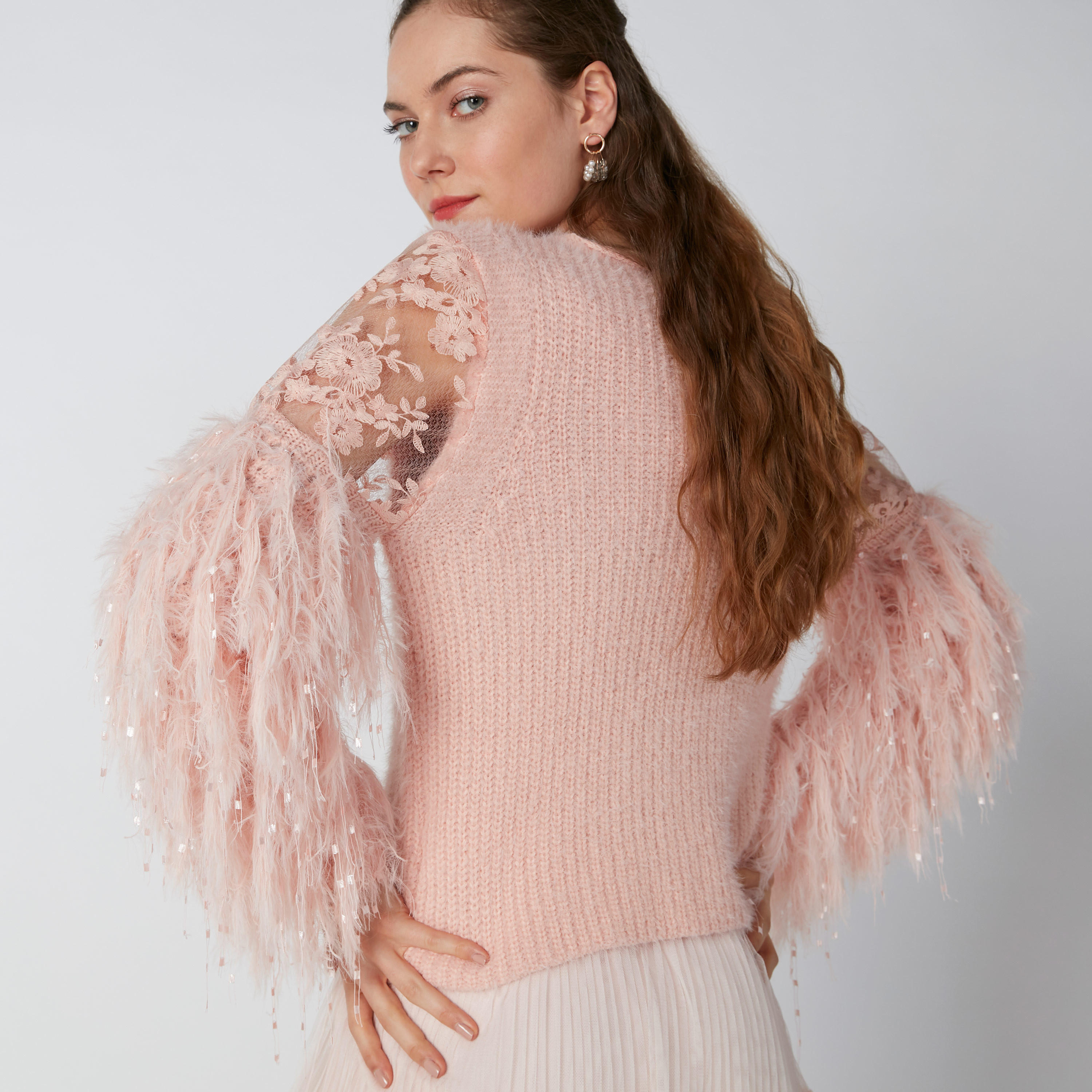 بلوزة بأكمام قطيفة طويلة وتفاصيل دانتيل-women-clothing-cardigansandjumpers-jumpers-image-17