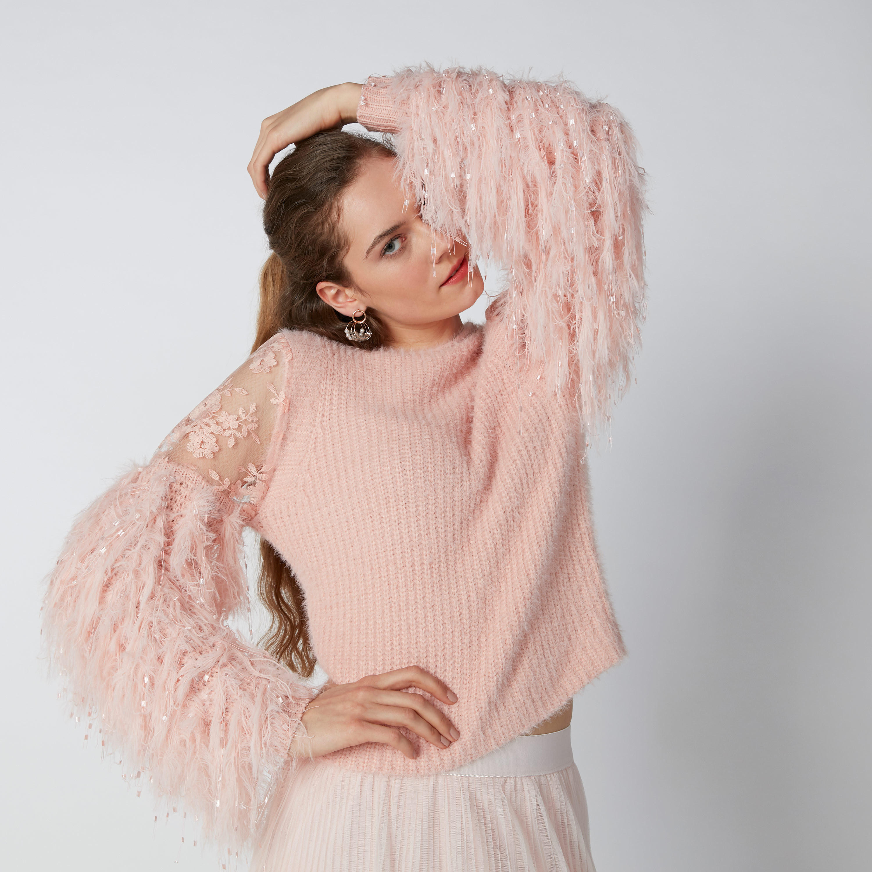 بلوزة بأكمام قطيفة طويلة وتفاصيل دانتيل-women-clothing-cardigansandjumpers-jumpers-image-18