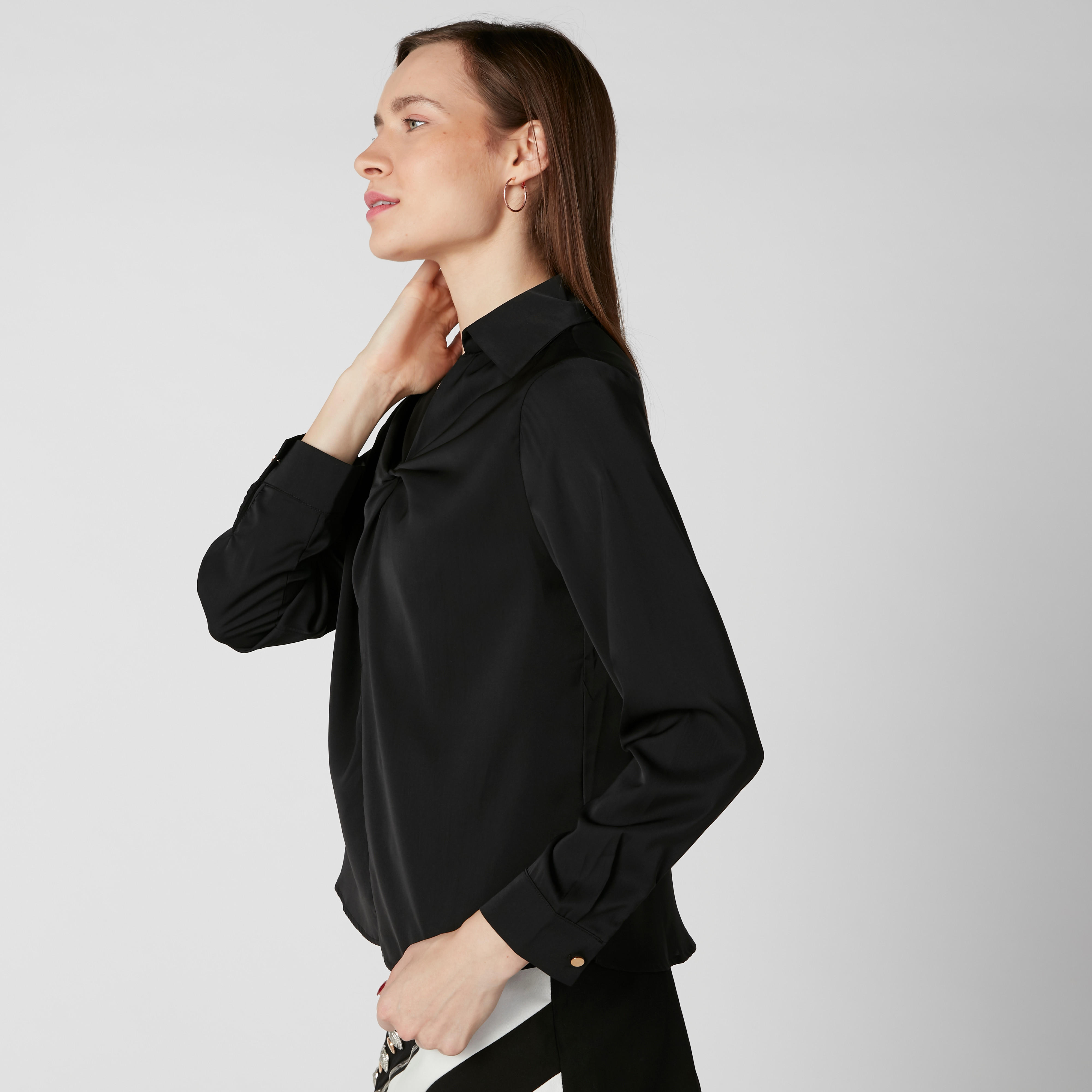 Solid Top with Long Sleeves in Regular Fit-women-clothing-shirtsandblouses-blouses-image-8
