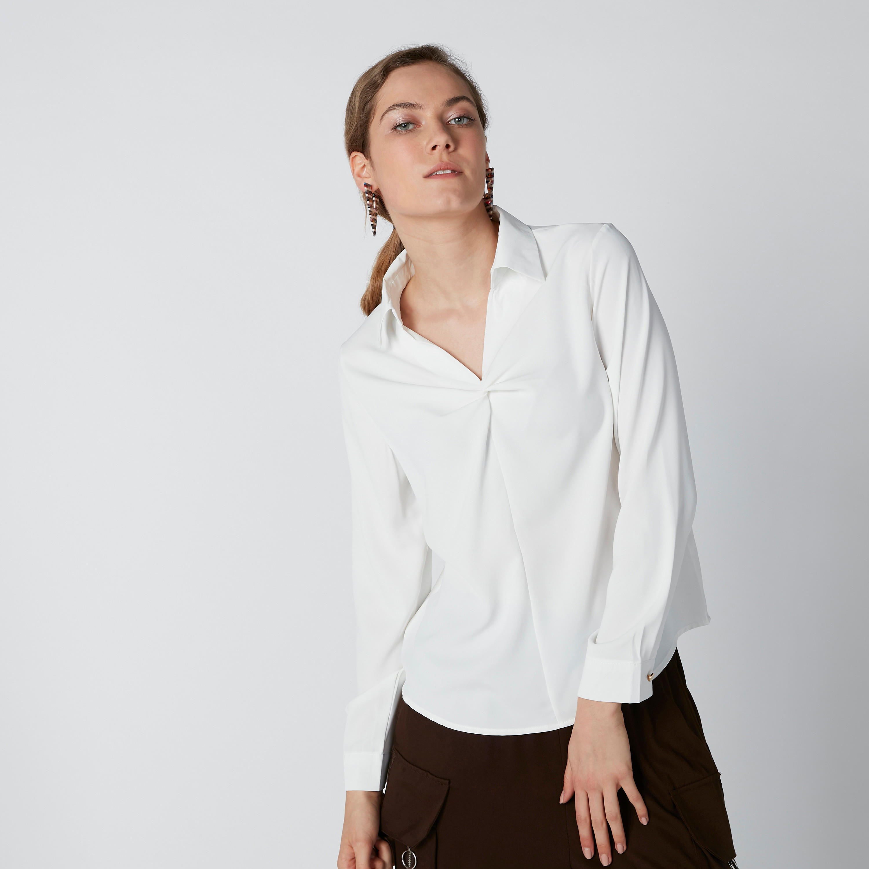 بلوزة سادة بقصّة عادية وأكمام طويلة-women-clothing-shirtsandblouses-blouses-image-2