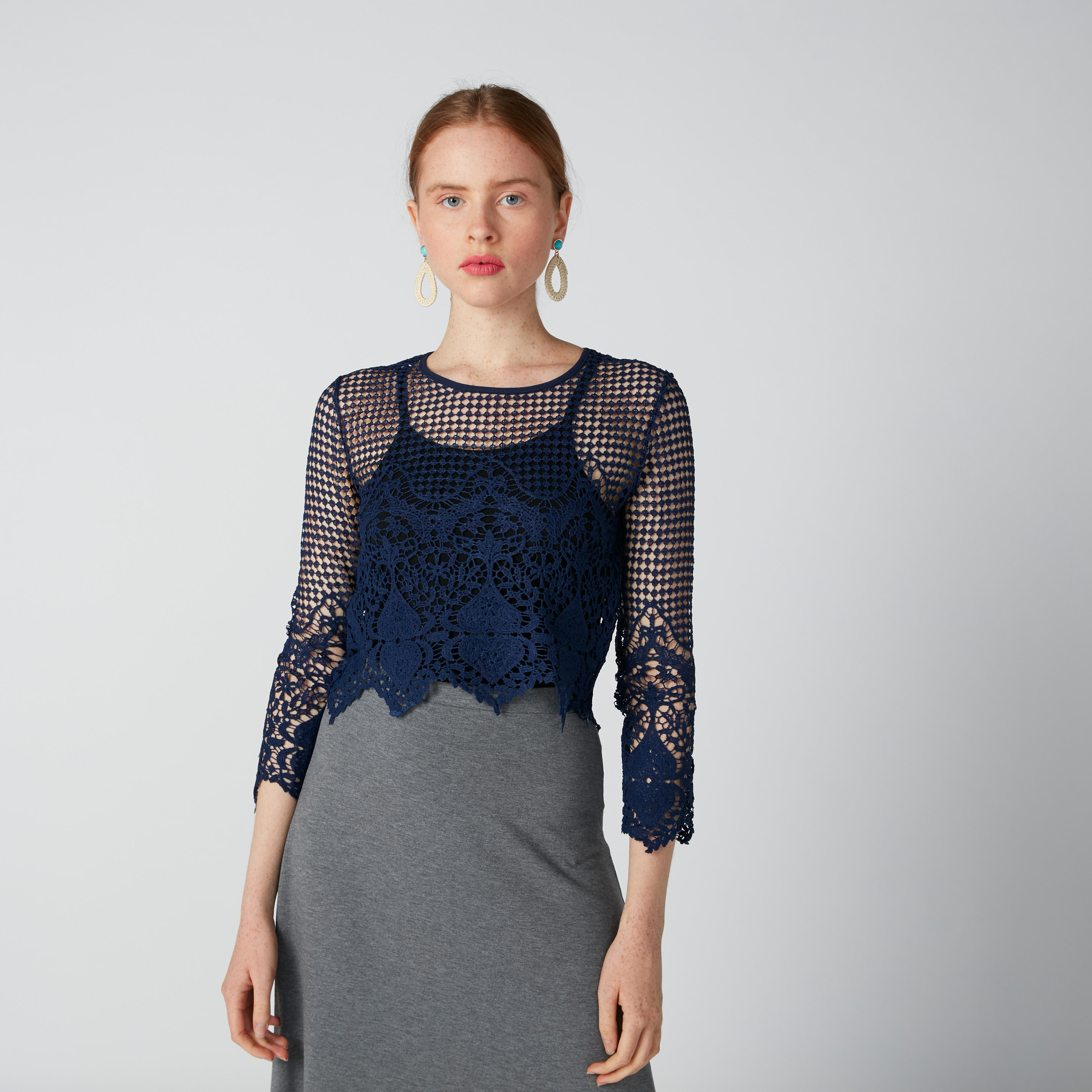 بلوزة قصيرة بأكمام بحوّاف غير مستوية وتفاصيل دانتيل-women-clothing-shirtsandblouses-blouses-image-6