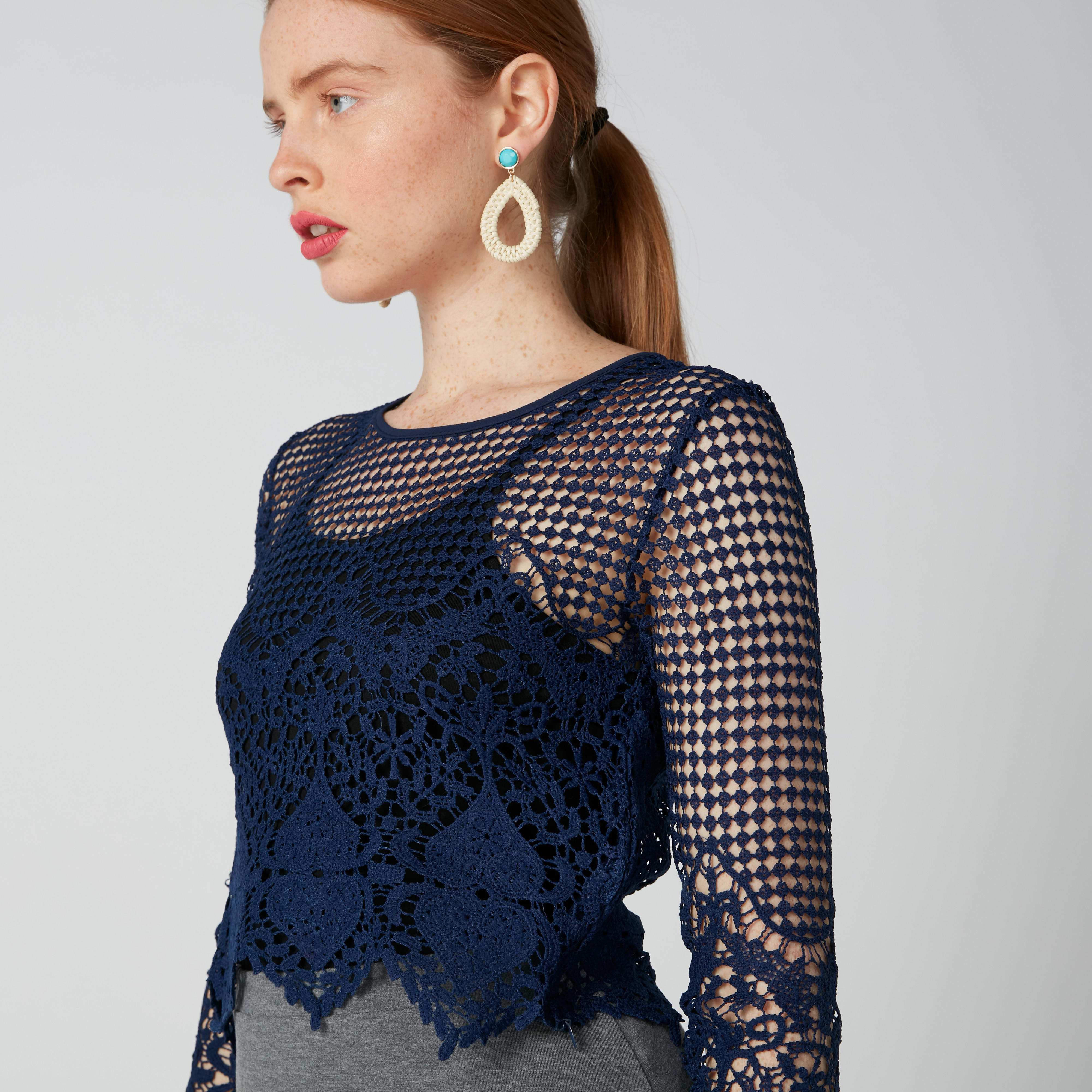بلوزة قصيرة بأكمام بحوّاف غير مستوية وتفاصيل دانتيل-women-clothing-shirtsandblouses-blouses-image-10