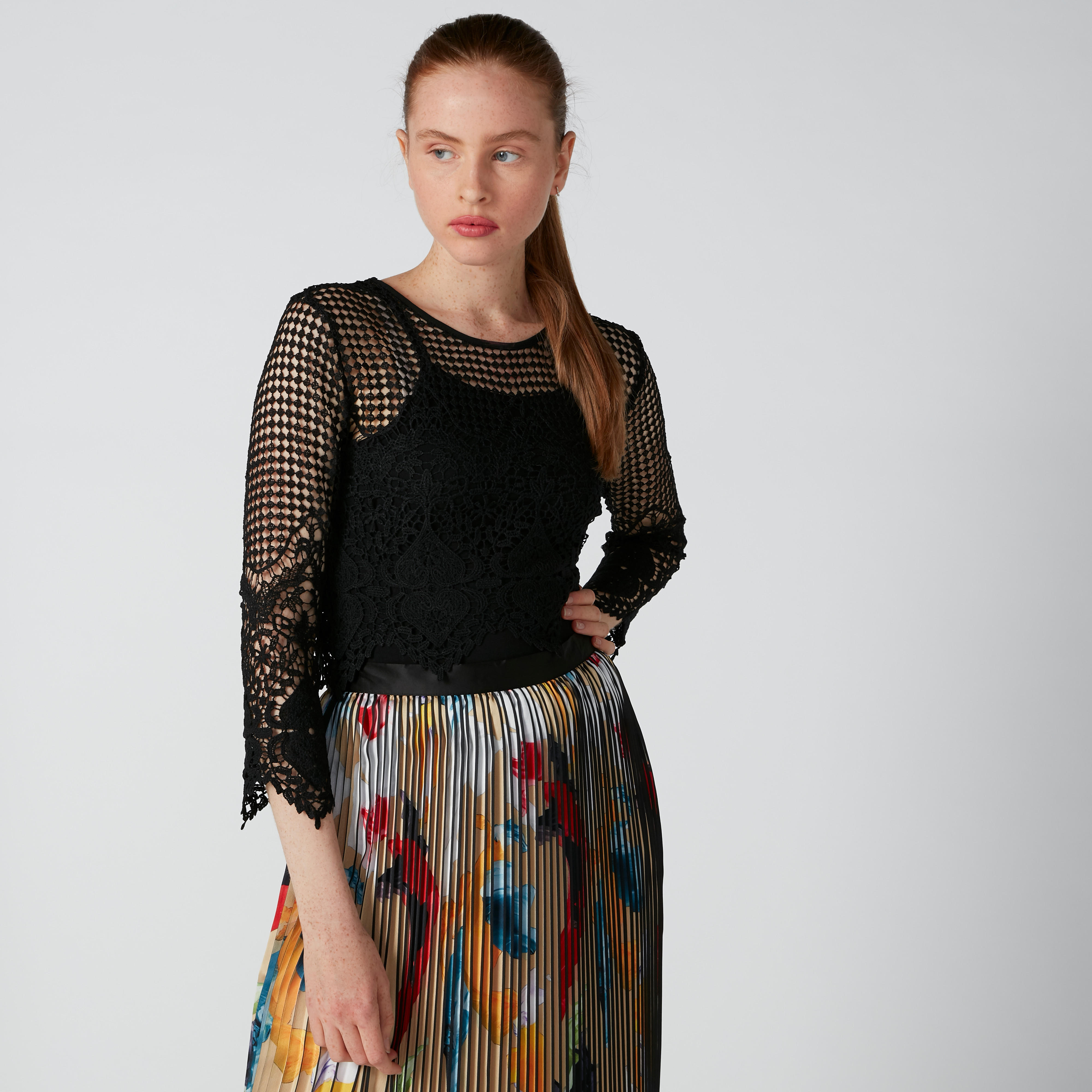 بلوزة قصيرة بأكمام بحوّاف غير مستوية وتفاصيل دانتيل-women-clothing-shirtsandblouses-blouses-image-3