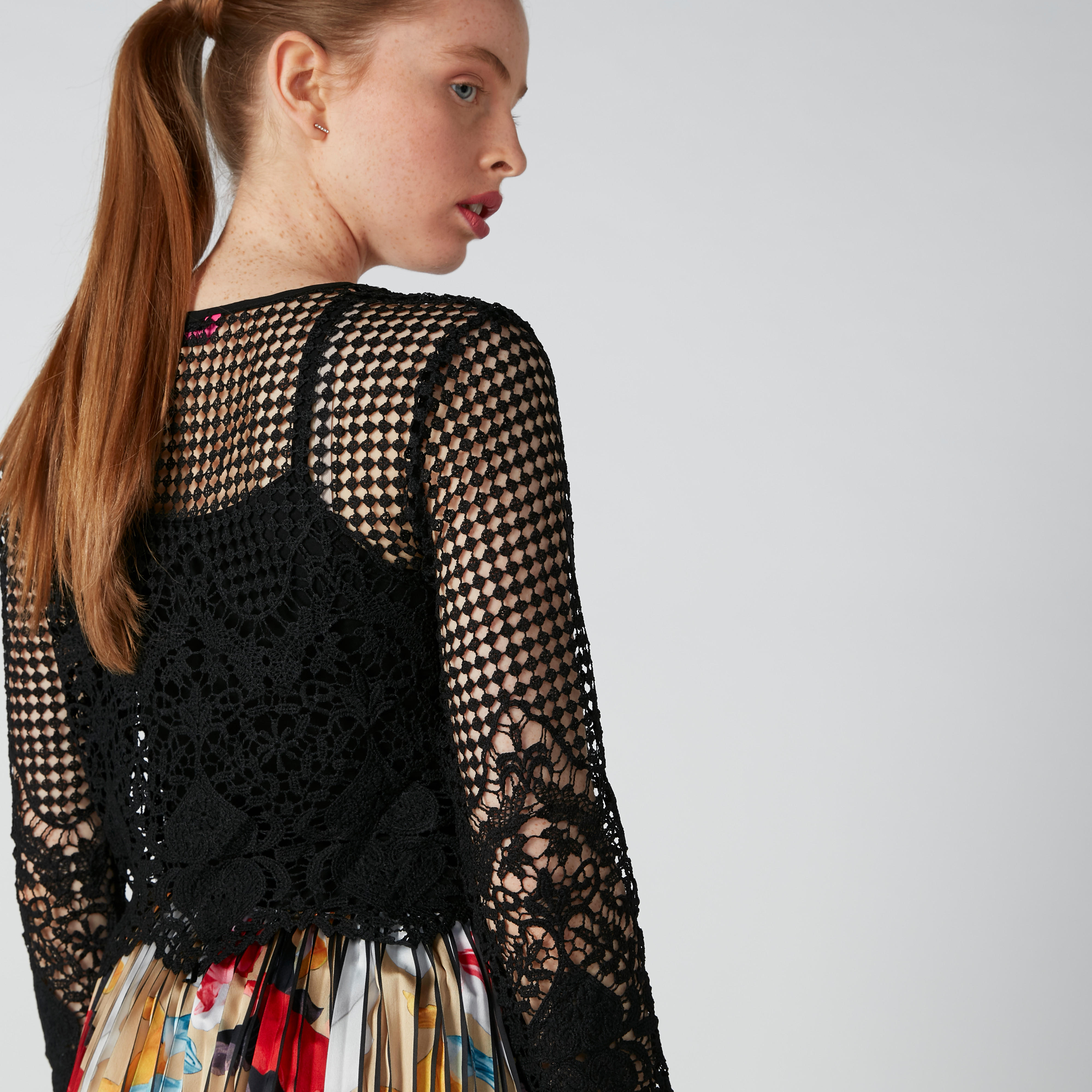 بلوزة قصيرة بأكمام بحوّاف غير مستوية وتفاصيل دانتيل-women-clothing-shirtsandblouses-blouses-image-5