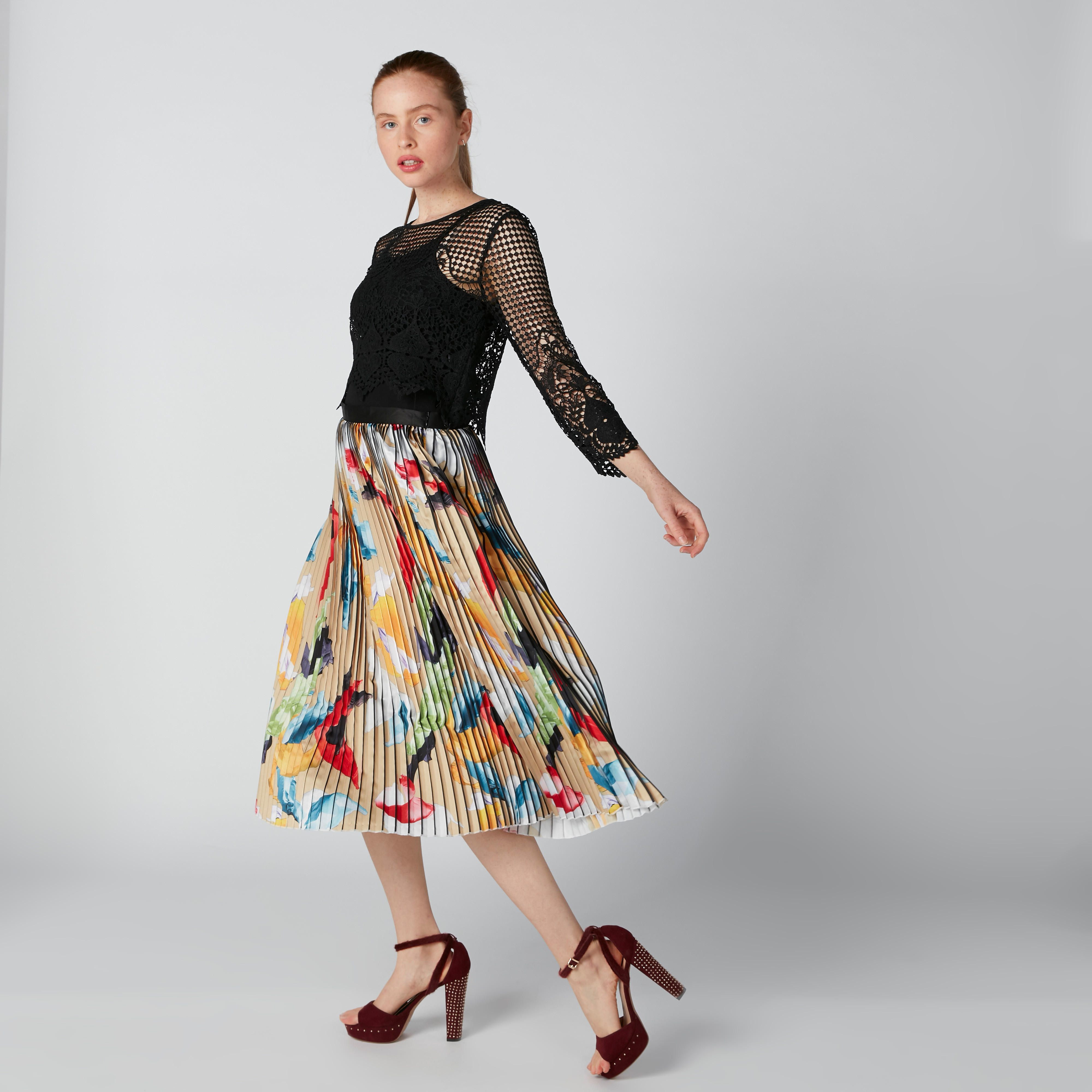 بلوزة قصيرة بأكمام بحوّاف غير مستوية وتفاصيل دانتيل-women-clothing-shirtsandblouses-blouses-image-1