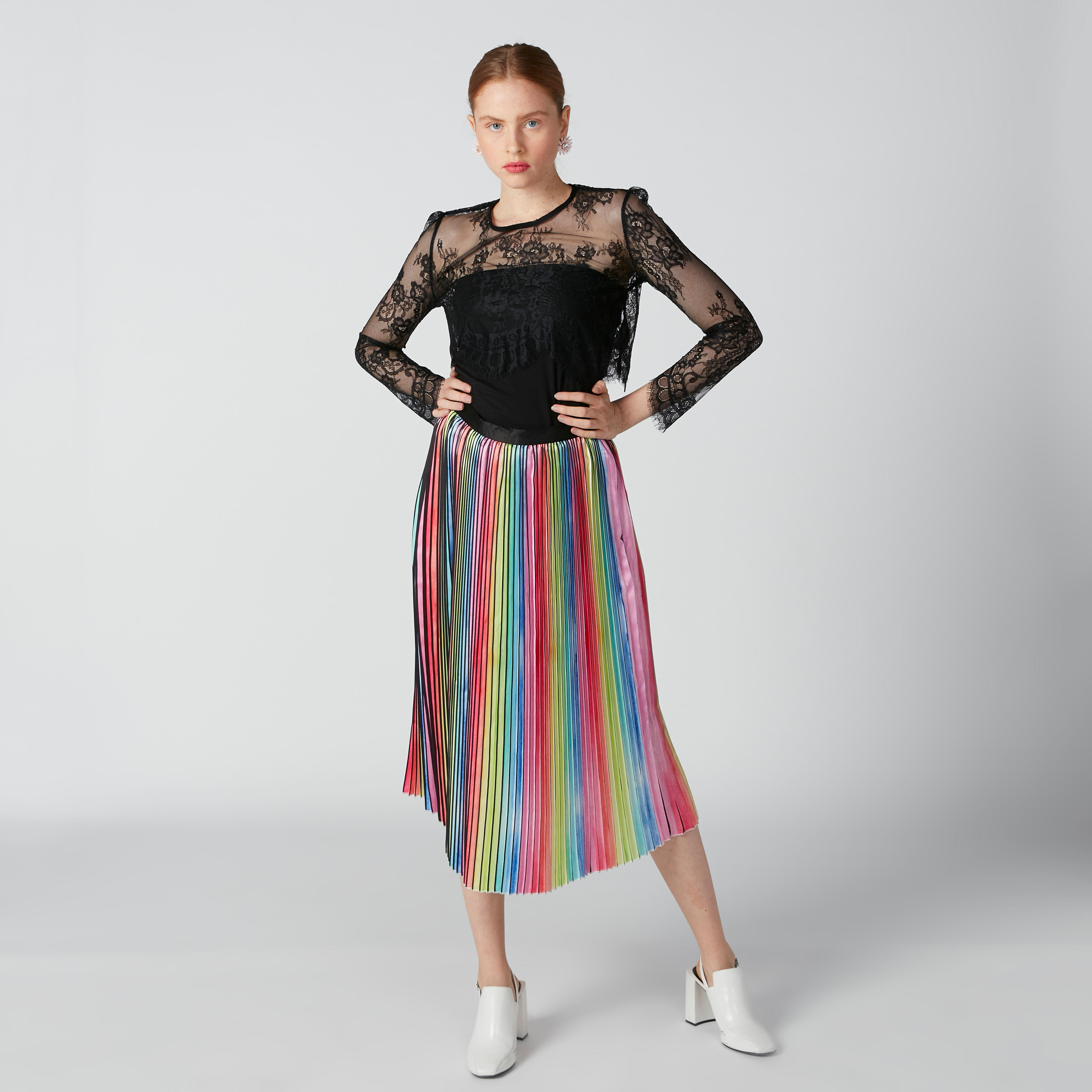 بلوزة بأكمام طويلة وتفاصيل دانتيل-women-clothing-shirtsandblouses-blouses-image-3