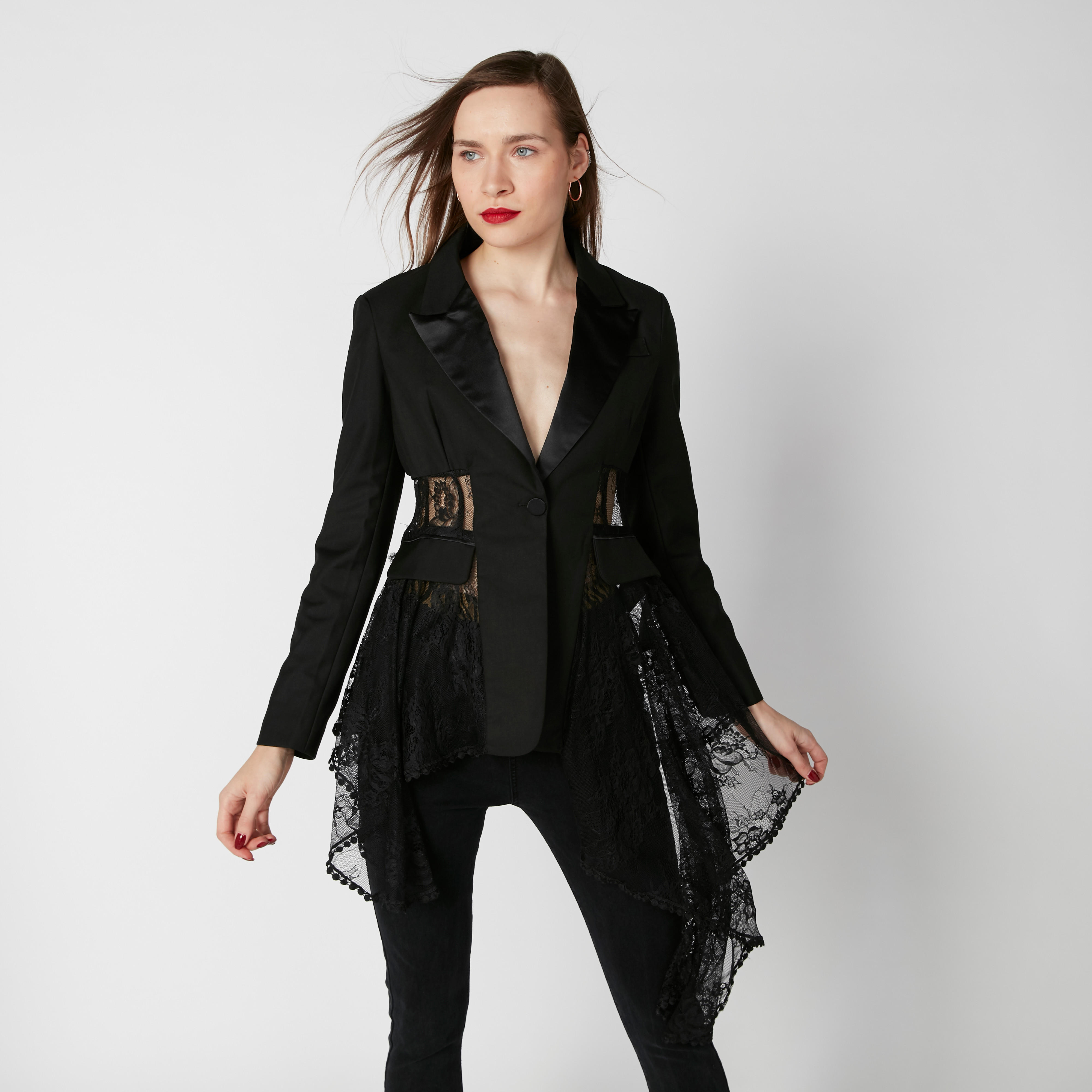 جاكيت بأكمام طويلة وتفاصيل دانتيل-women-clothing-coatsandjackets-blazers-image-1