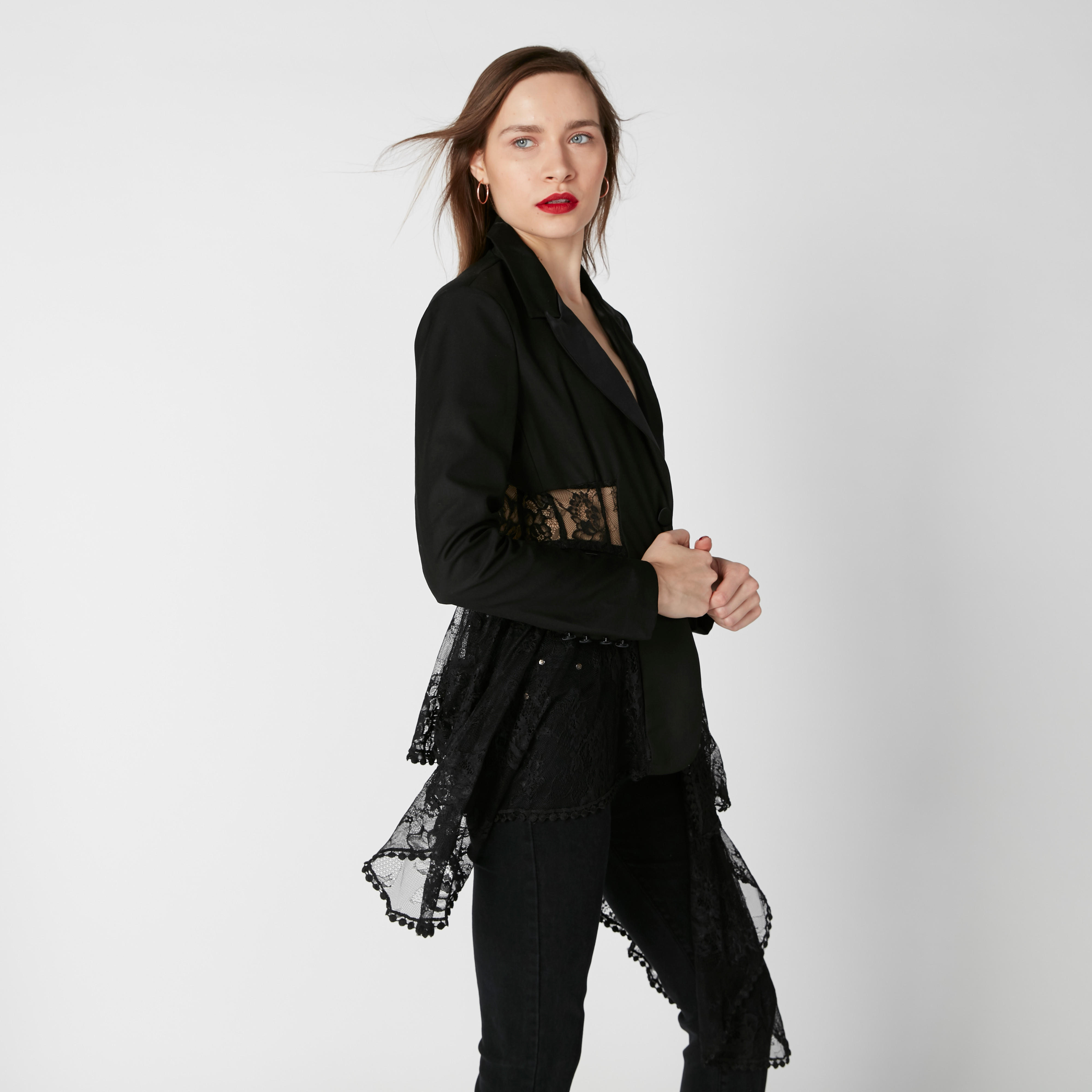 جاكيت بأكمام طويلة وتفاصيل دانتيل-women-clothing-coatsandjackets-blazers-image-4