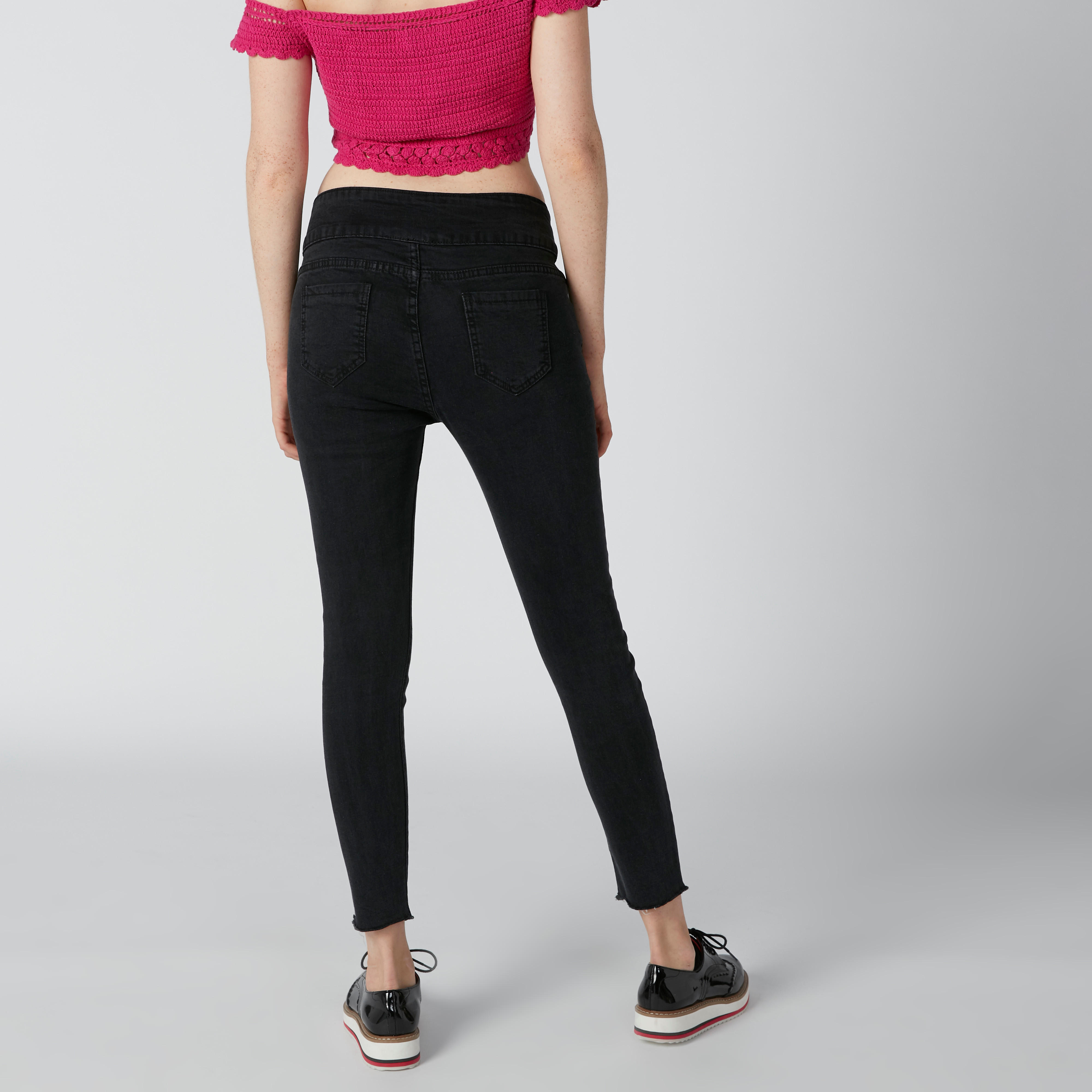 بنطال جينز سكيني فيت بحوّاف مهدّبة وجيوب-women-clothing-bottoms-jeans-image-2