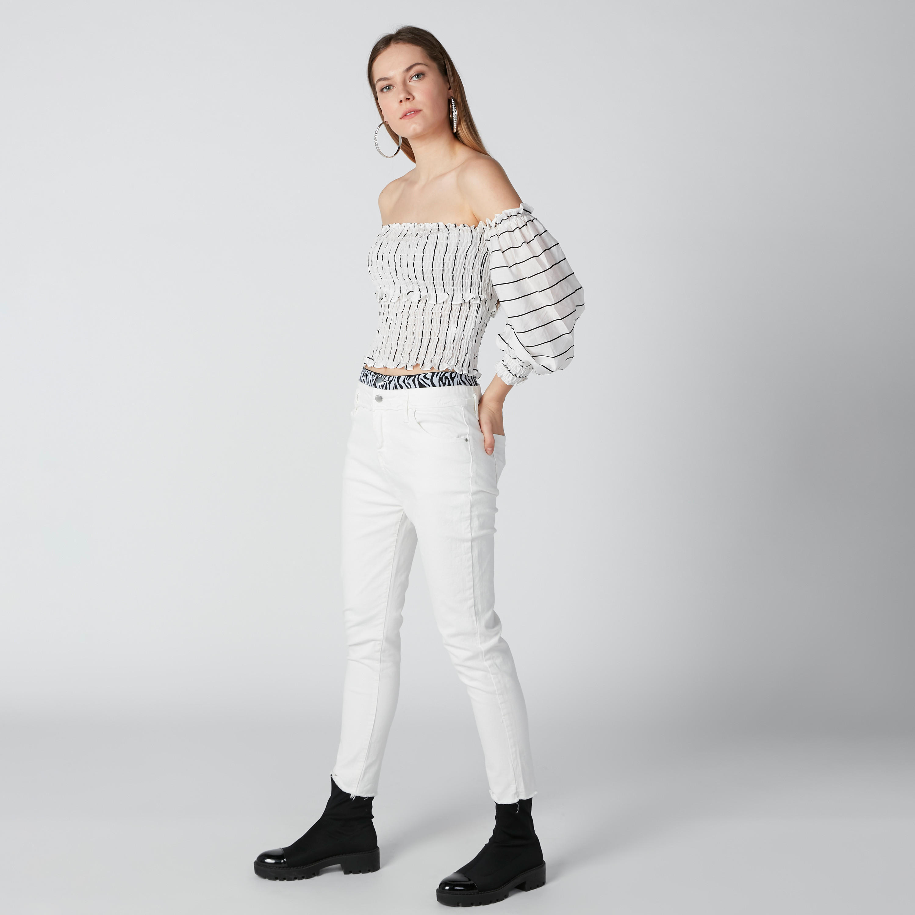 بنطال جينز ممزق بقصة سكيني وجيوب-women-clothing-bottoms-jeans-image-2