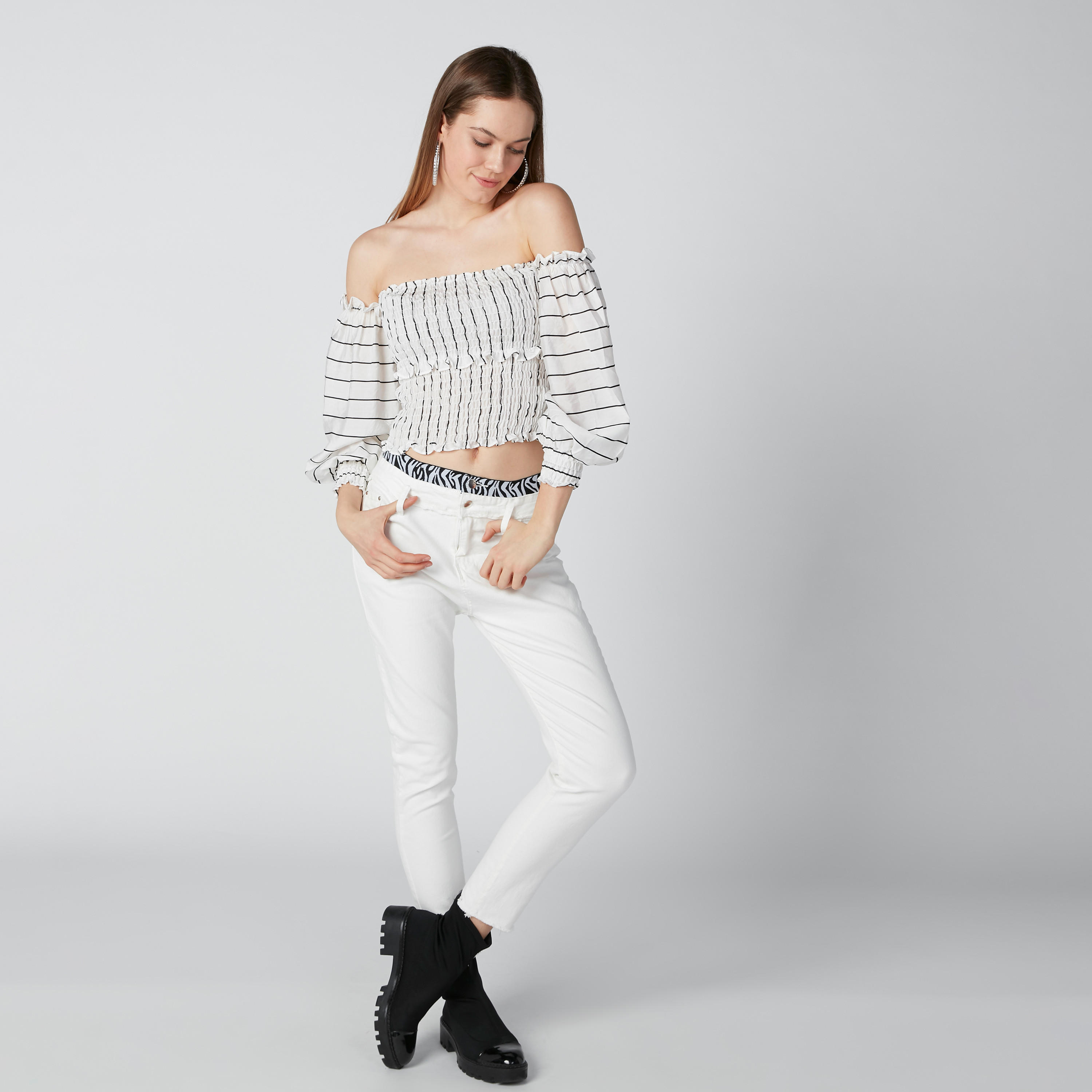 بنطال جينز ممزق بقصة سكيني وجيوب-women-clothing-bottoms-jeans-image-4