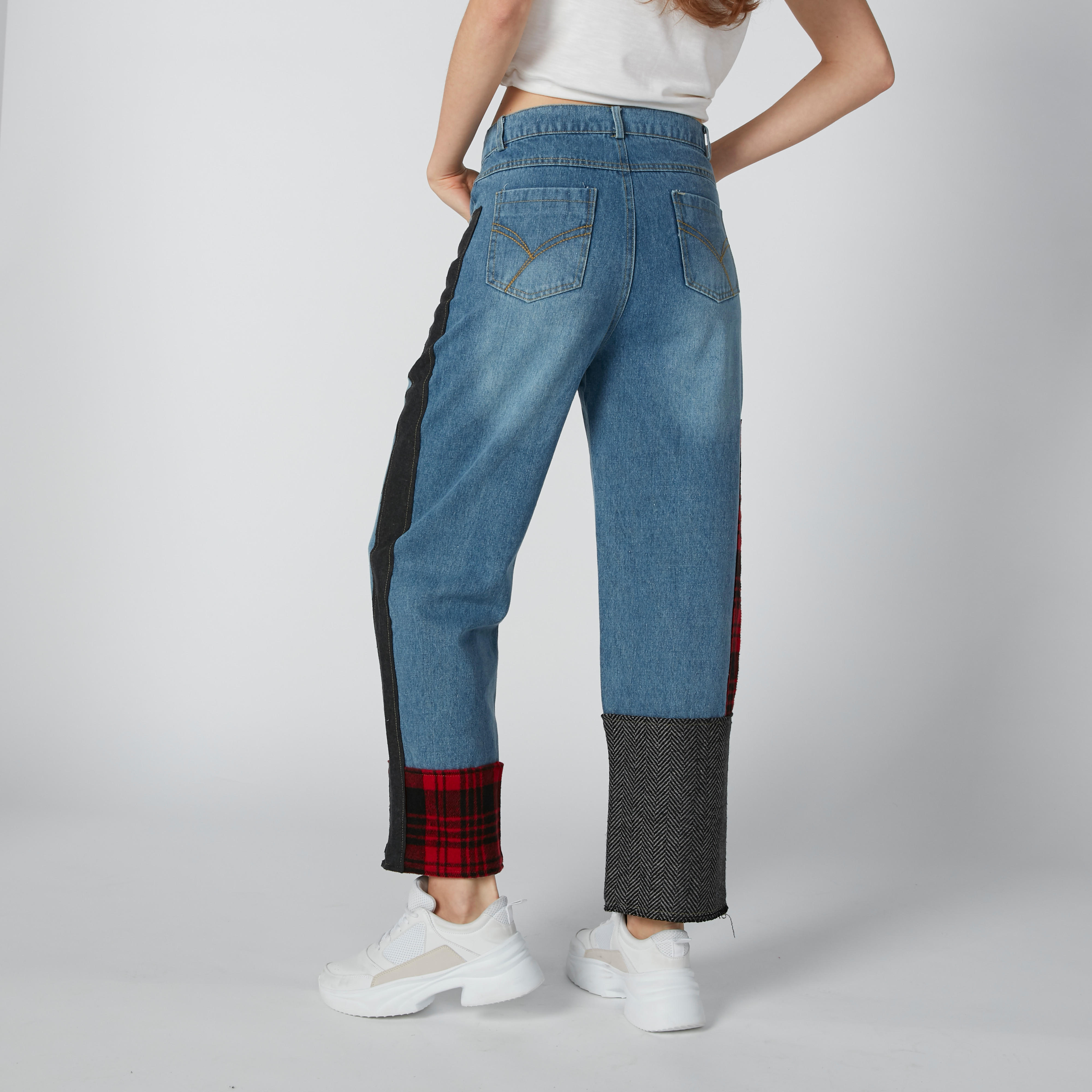 بنطال جينز طويل بقصة عاديّة وجيوب-women-clothing-bottoms-jeans-image-3