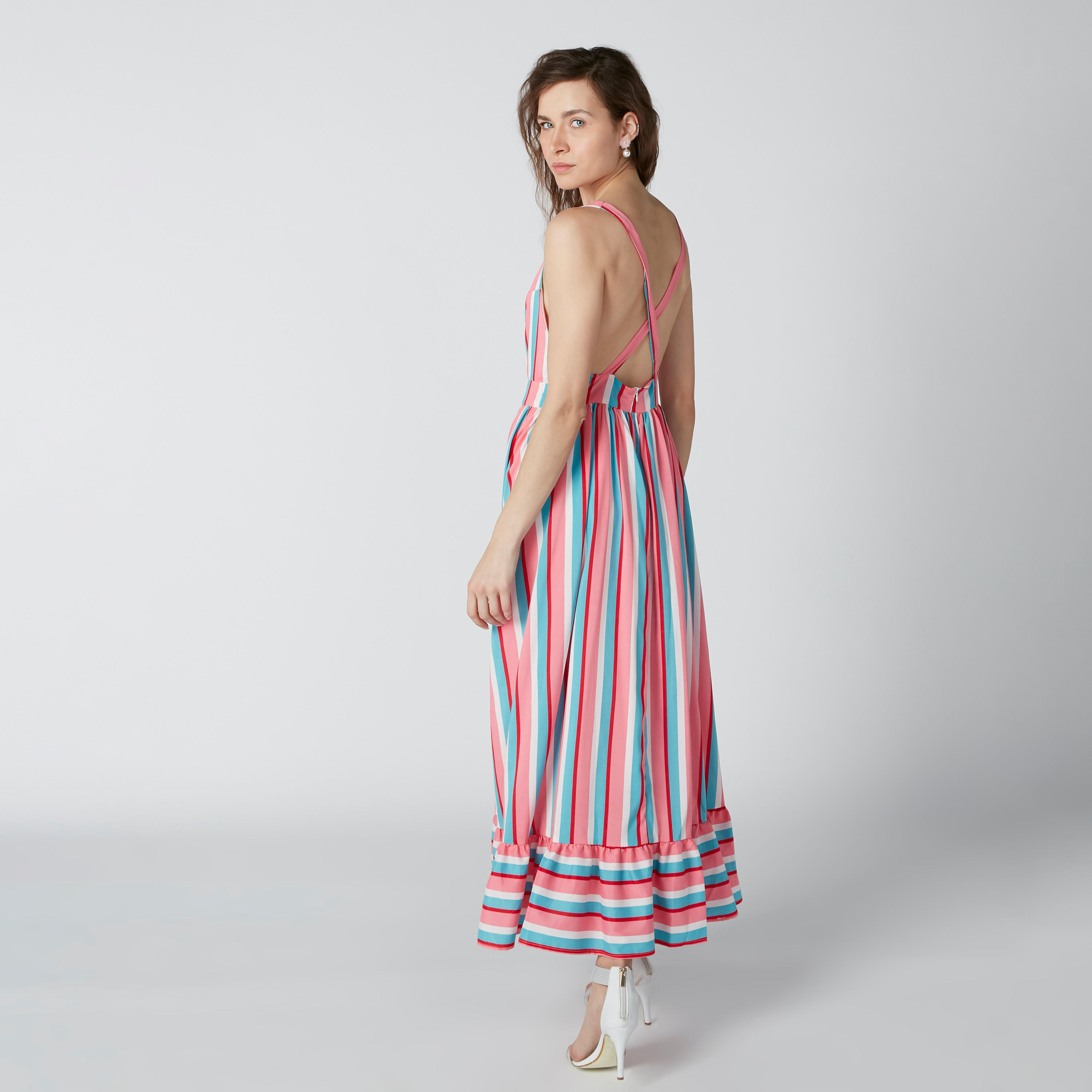 فستان مقلّم إيه لاين طويل بحمّالات متقاطعة وتفاصيل كشكش-women-clothing-dresses-image-2