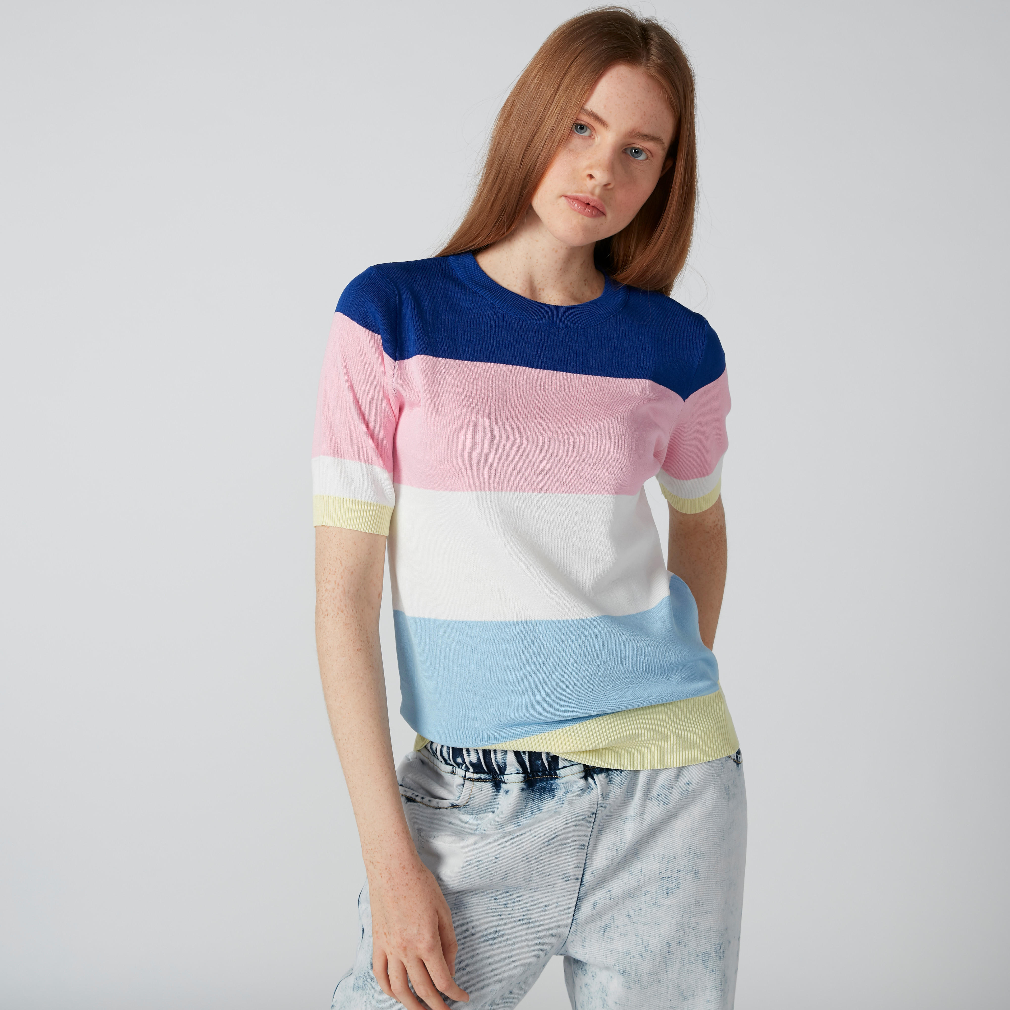 بلوزة مضلّعة بياقة مستديرة وأكمام قصيرة-women-clothing-tshirts-image-3