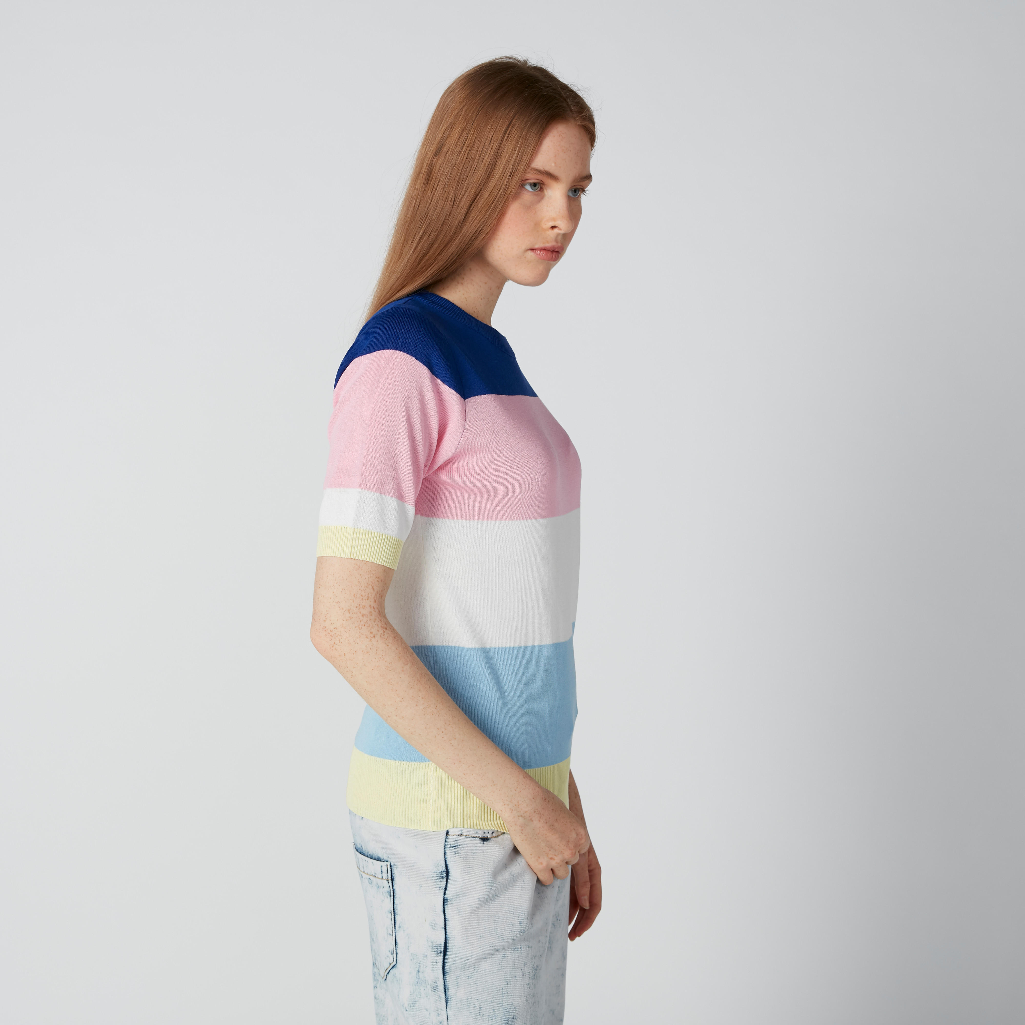 بلوزة مضلّعة بياقة مستديرة وأكمام قصيرة-women-clothing-tshirts-image-4