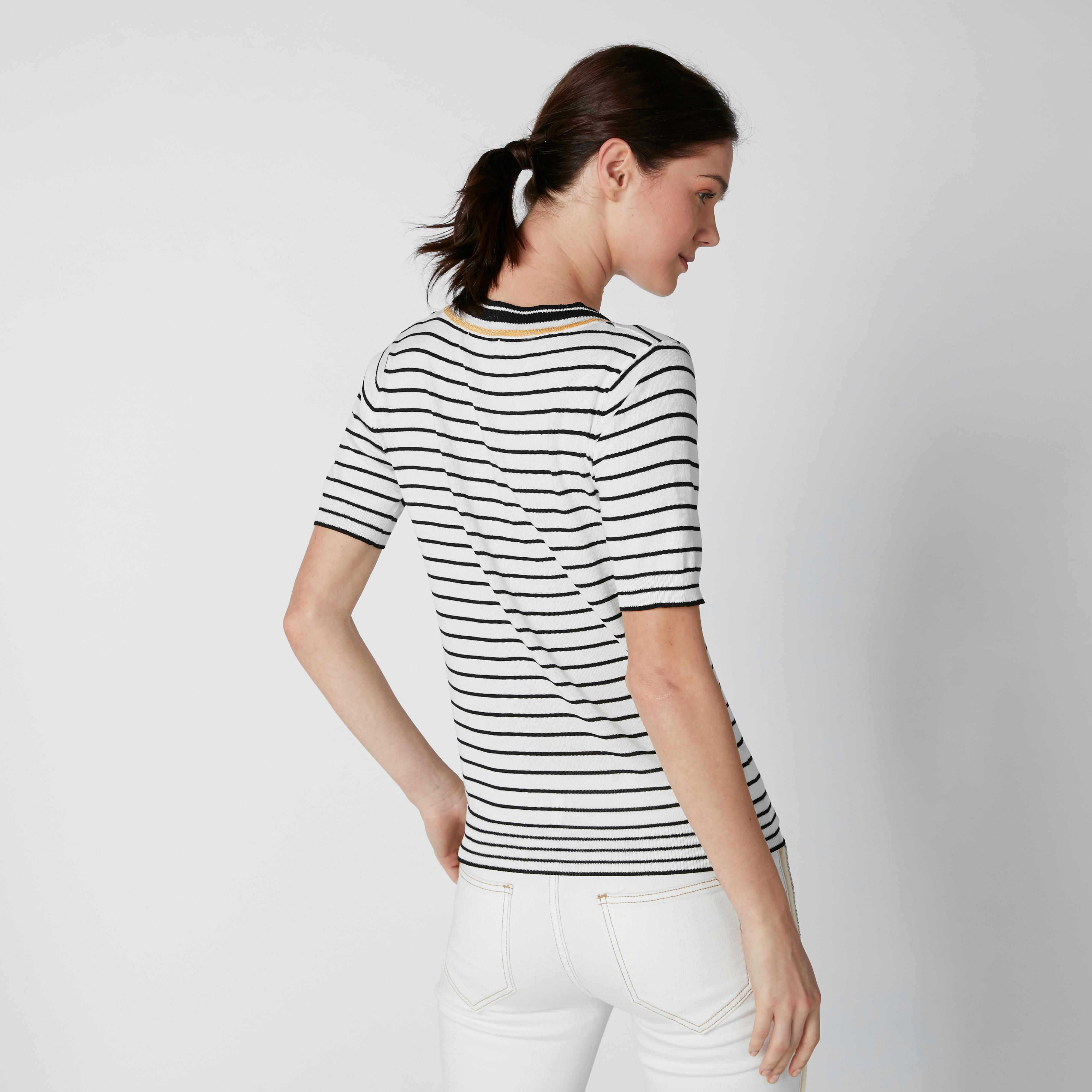 تيشيرت مقلّم بياقة V وأكمام قصيرة-women-clothing-tshirts-image-12