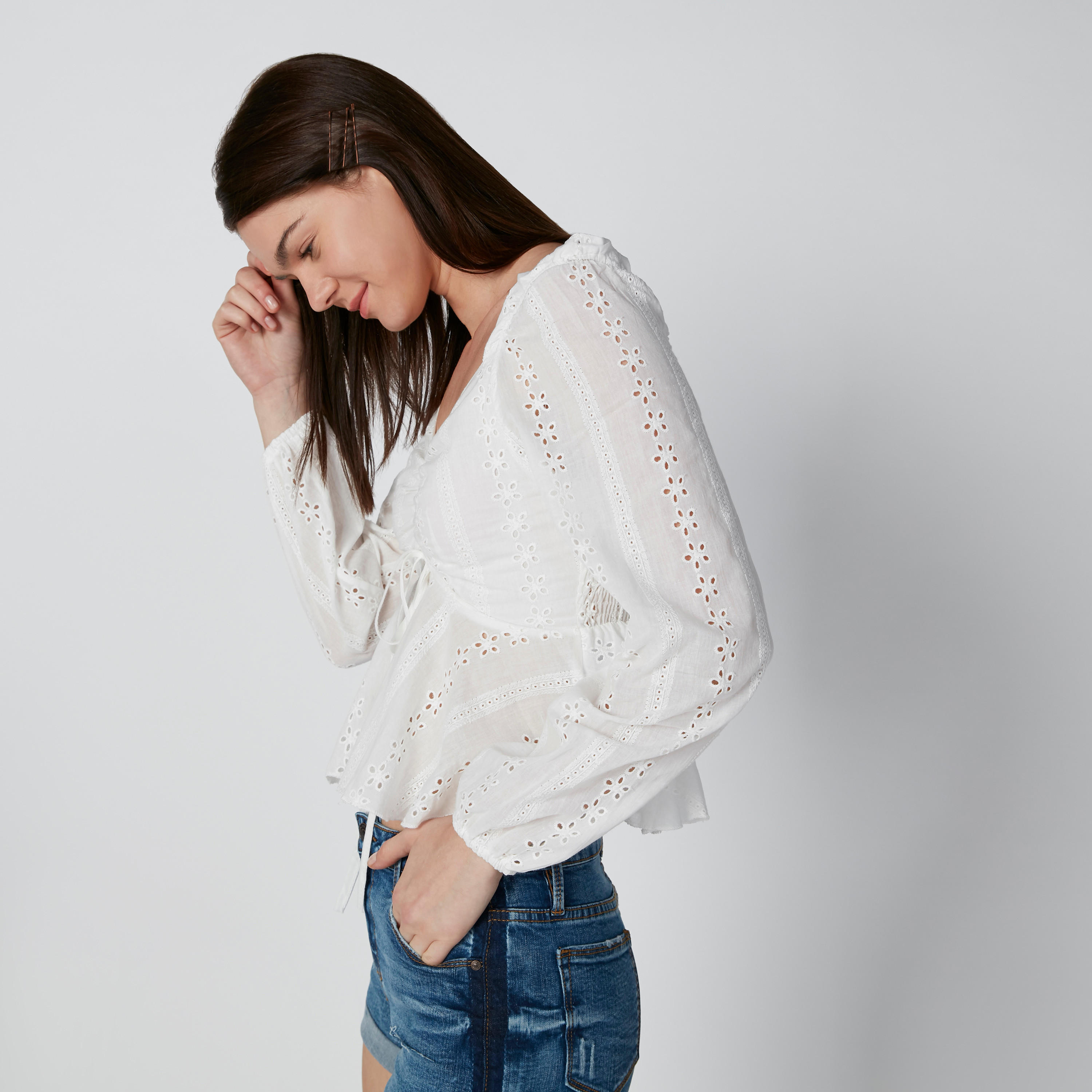 بلوزة شيفلي برباط وأكمام طويلة-women-clothing-shirtsandblouses-blouses-image-1