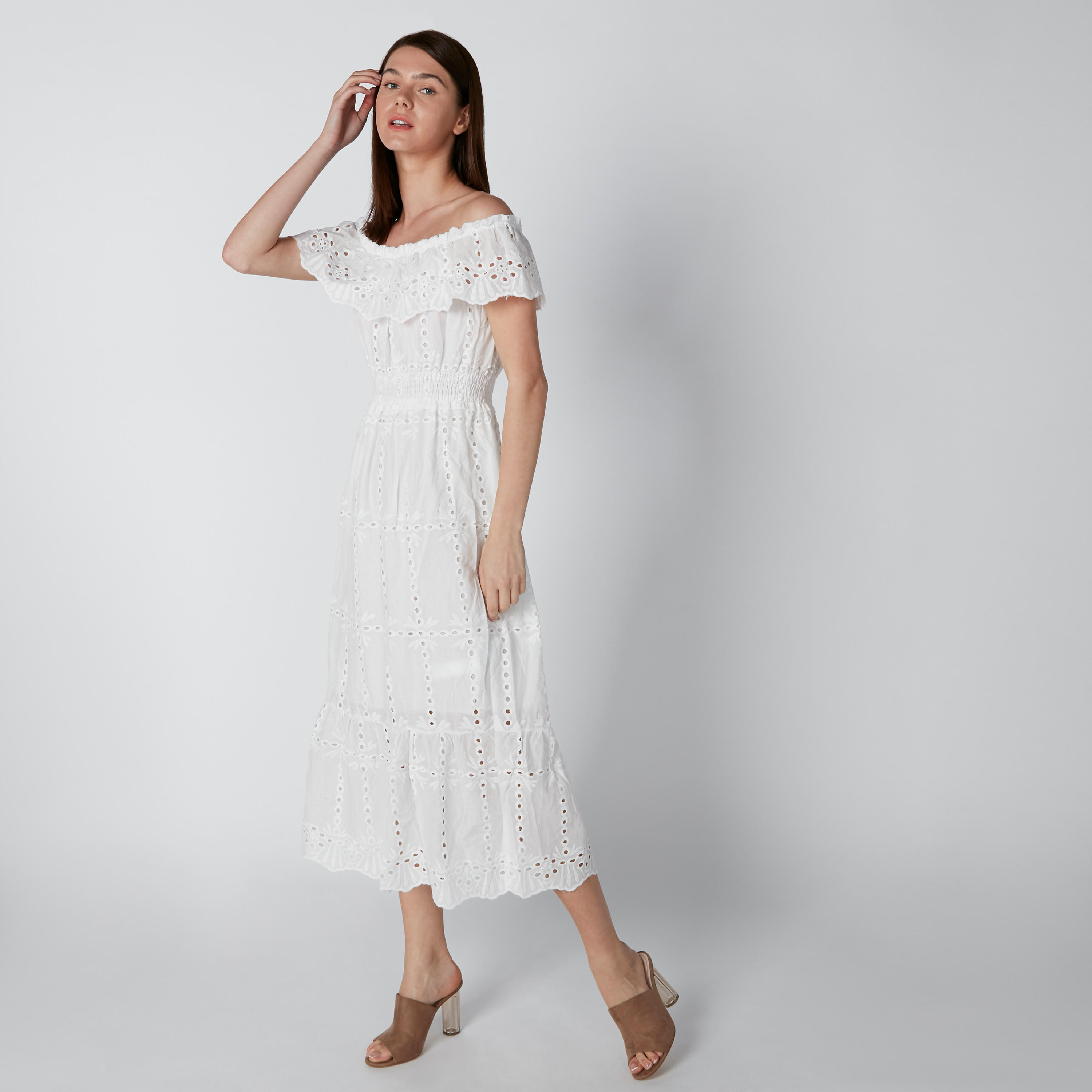 فستان متوسط الطول بأكتاف مكشوفة وتفاصيل شيفلي-women-clothing-dresses-image-3