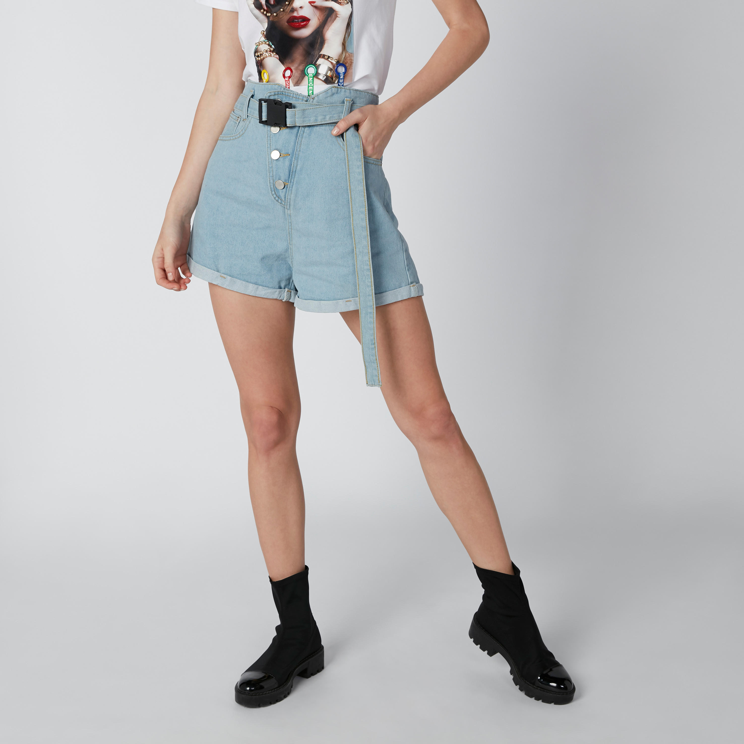 شورت دينم  سادة بخصر متوسط الإرتفاع وتفاصيل جيوب من تو إكستريمز-women-clothing-bottoms-shorts-image-8