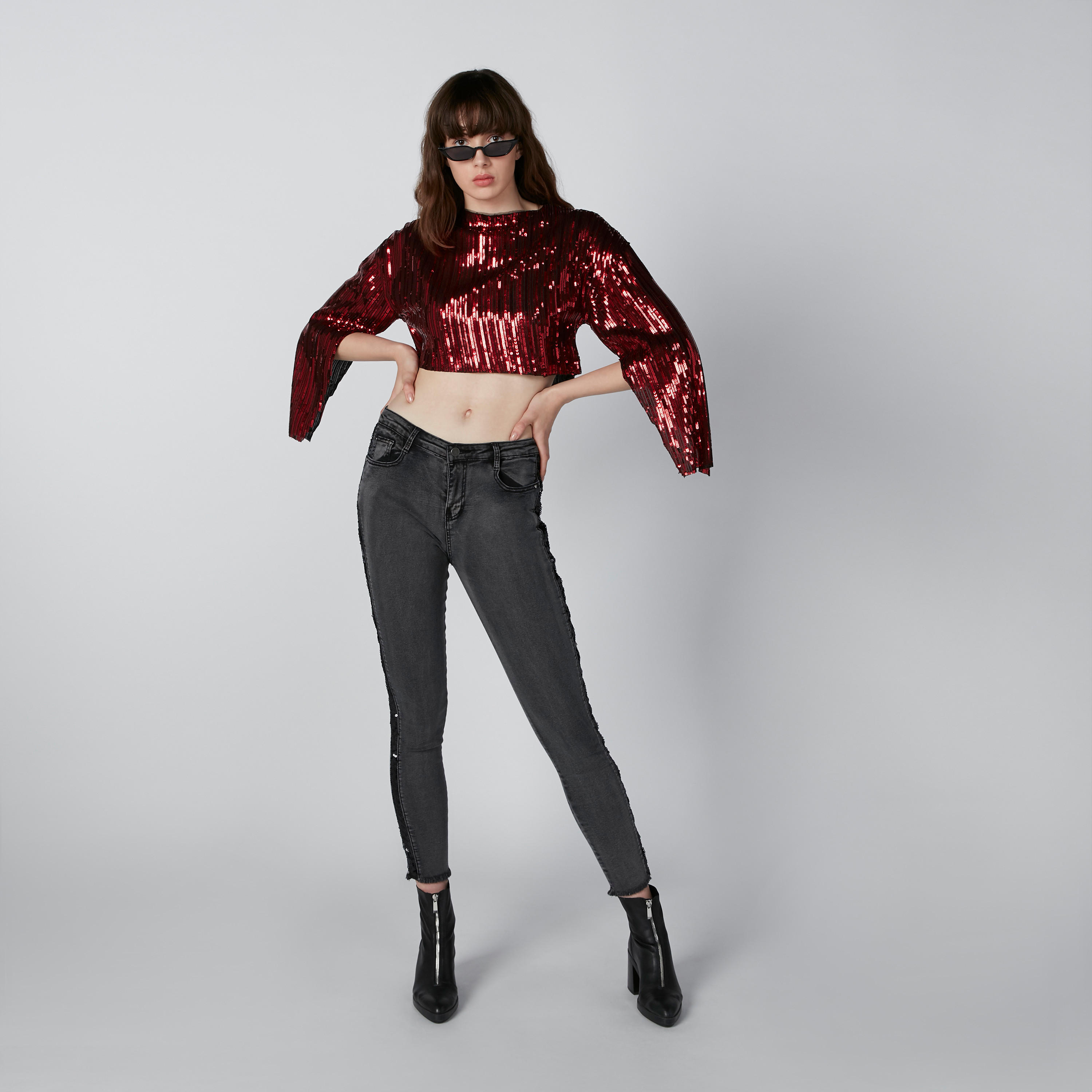 بلوزة مزينة بأكمام واسعة-women-clothing-shirtsandblouses-blouses-image-2