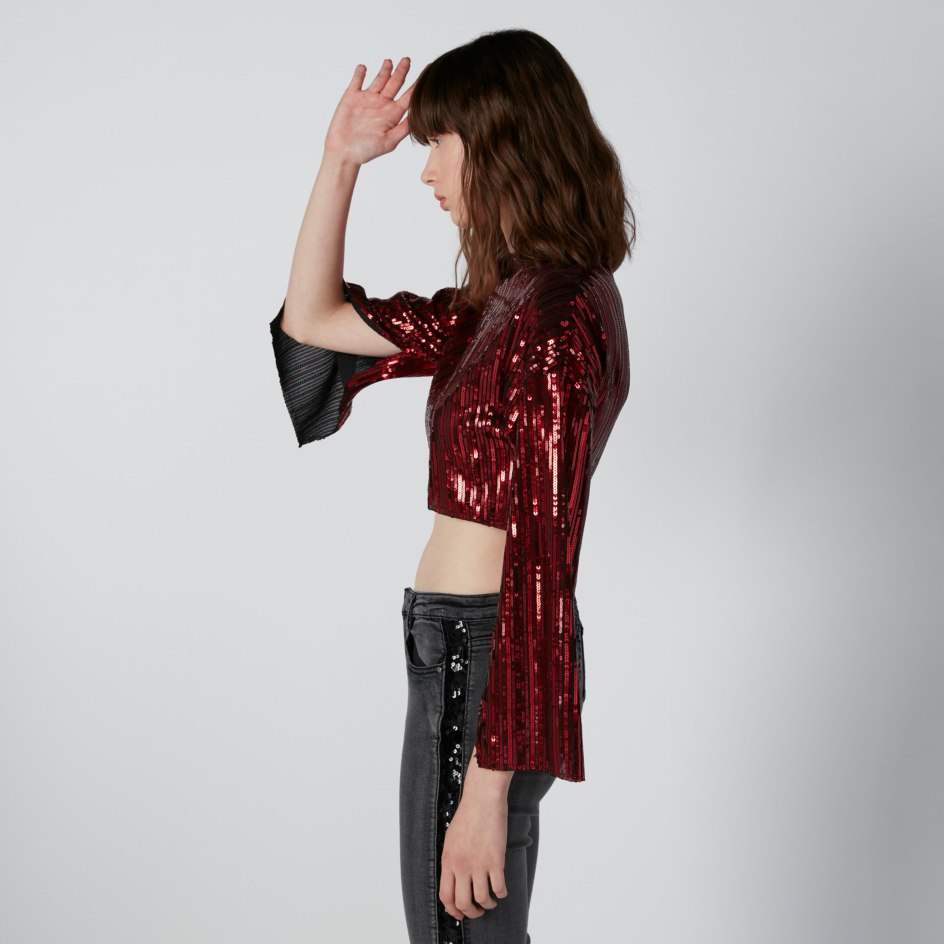 بلوزة مزينة بأكمام واسعة-women-clothing-shirtsandblouses-blouses-image-1