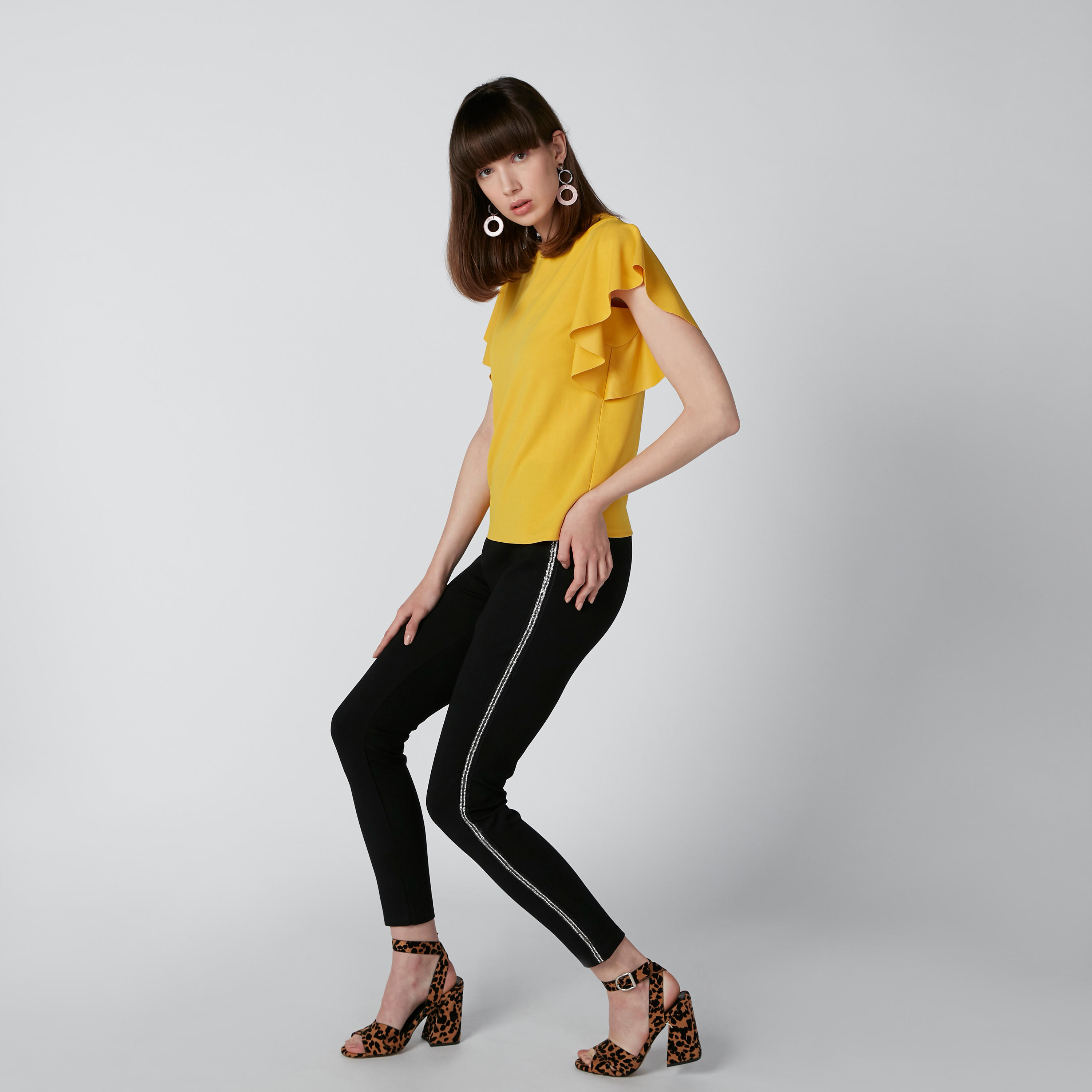 بنطال بقصّة سليم وخصر متوسط الارتفاع وشريطة جانبية-women-clothing-bottoms-trousers-image-1