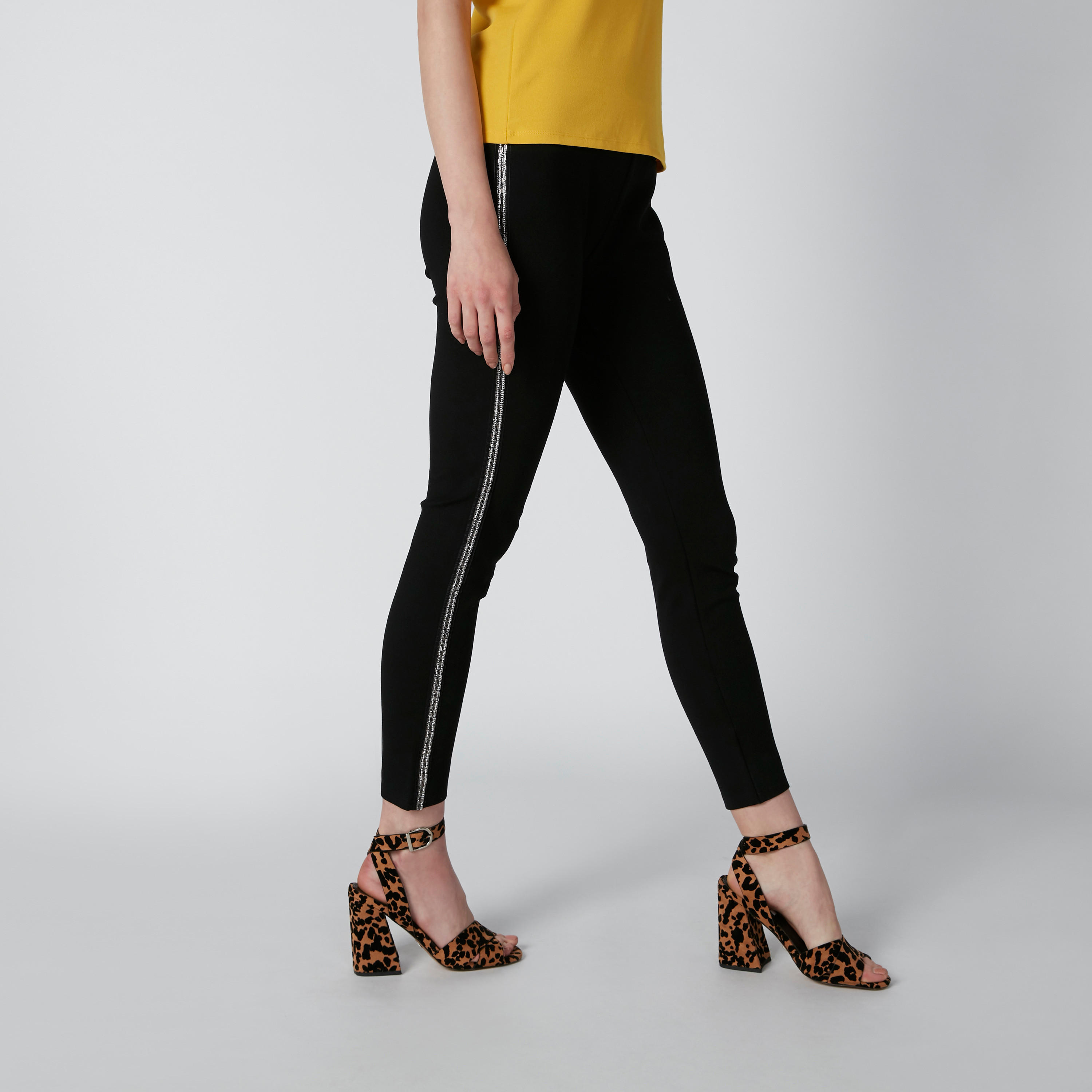 بنطال بقصّة سليم وخصر متوسط الارتفاع وشريطة جانبية-women-clothing-bottoms-trousers-image-3