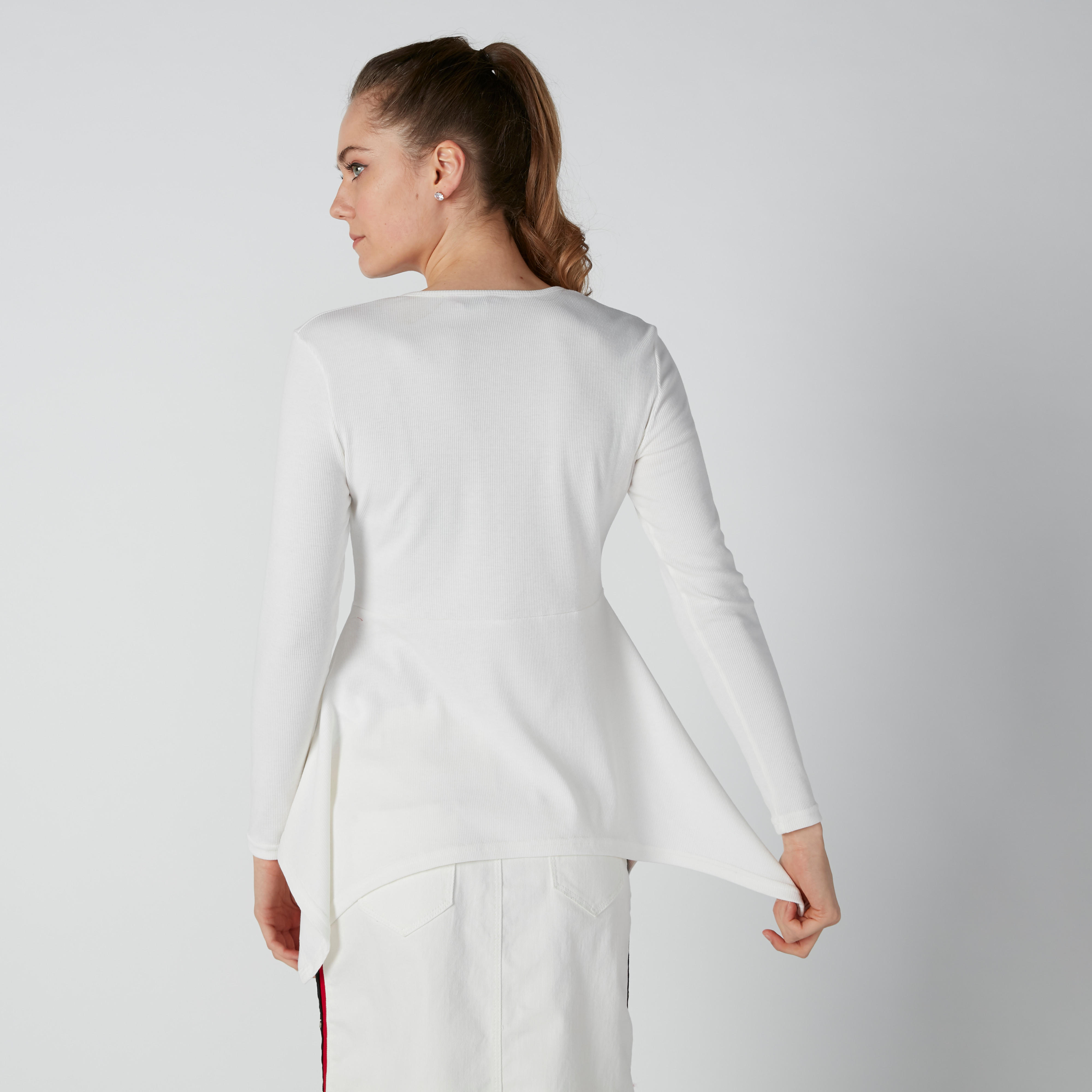بلوزة بحواف غير مستوية وأكمام طويلة وأزرار-women-clothing-shirtsandblouses-blouses-image-4