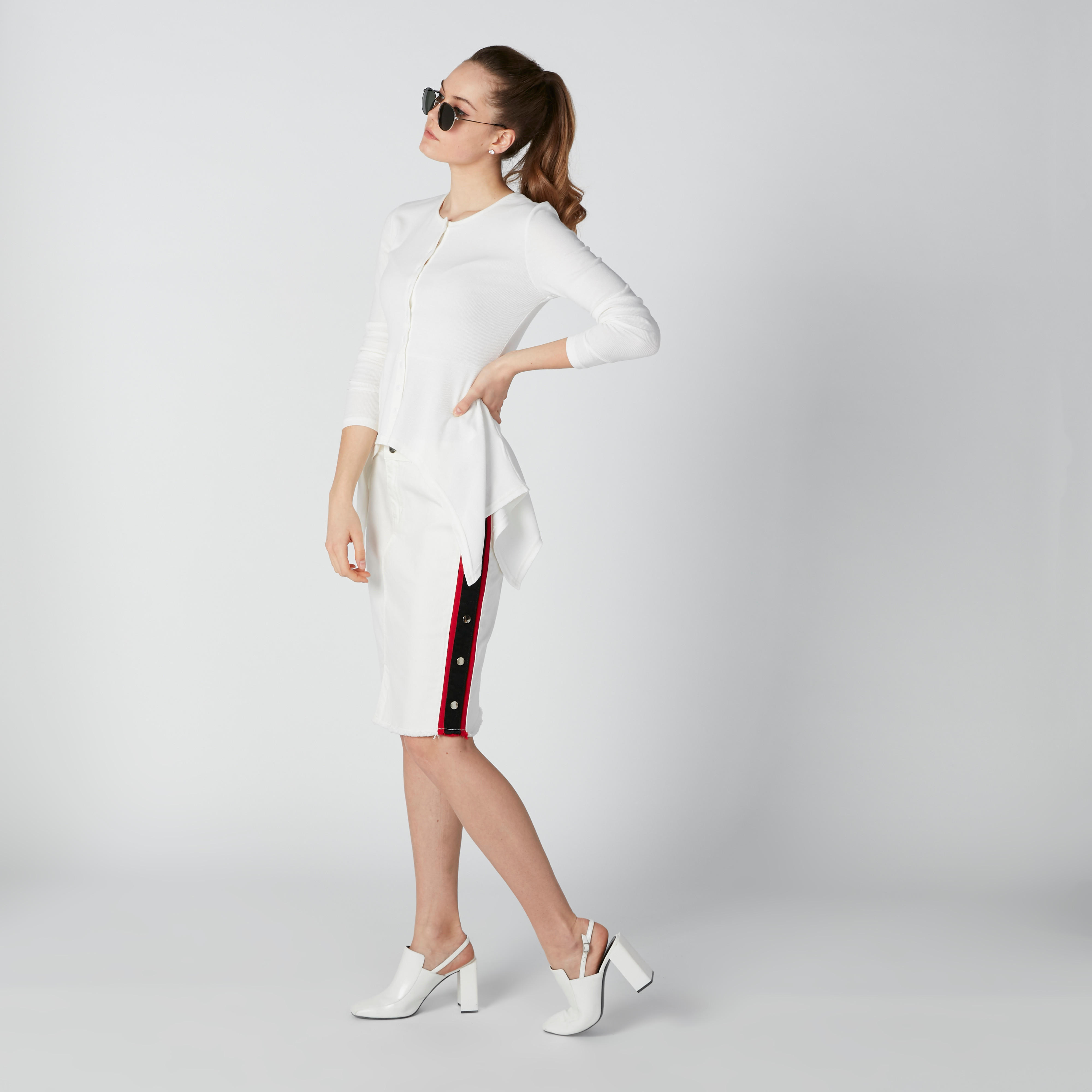 بلوزة بحواف غير مستوية وأكمام طويلة وأزرار-women-clothing-shirtsandblouses-blouses-image-2