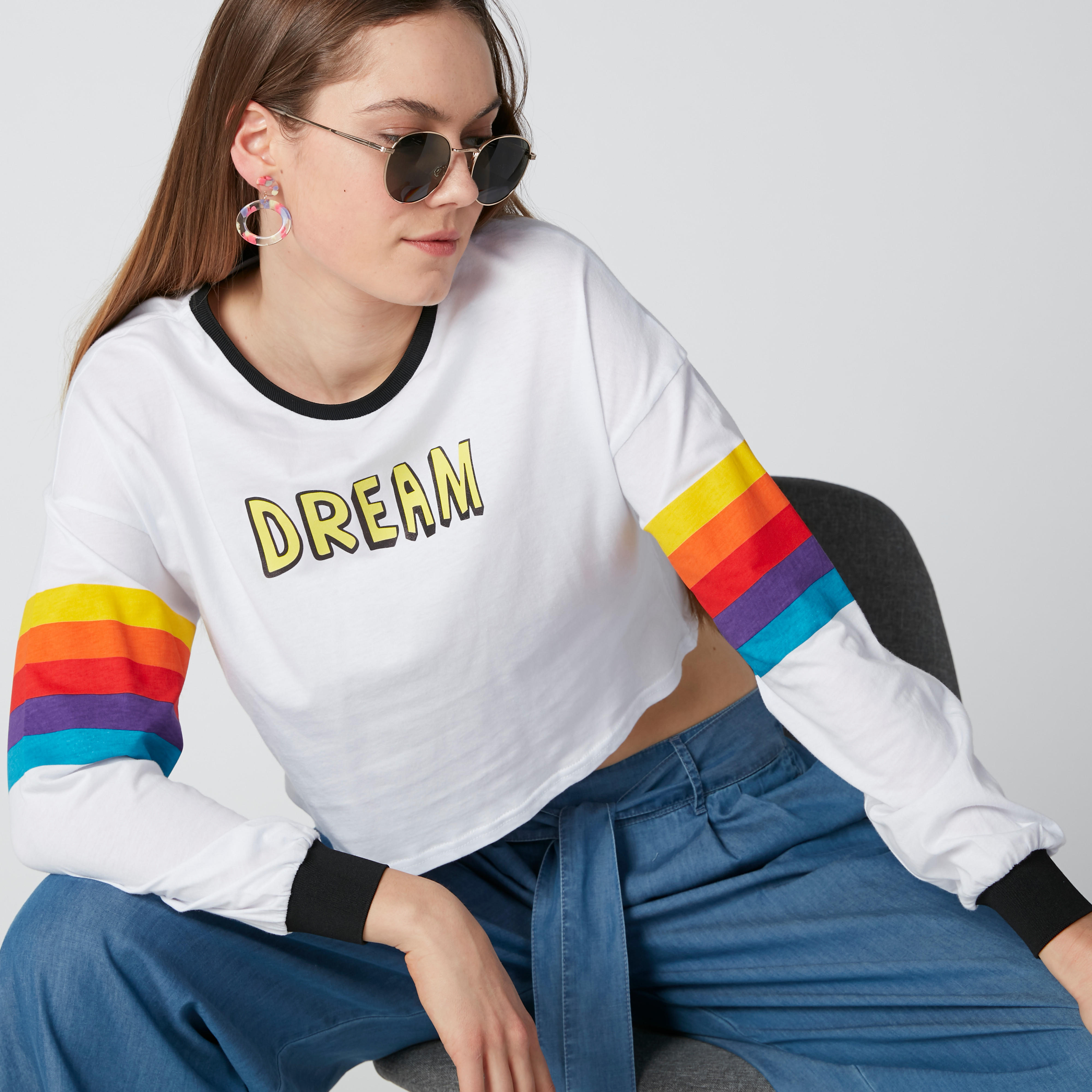 بلوزة قصيرة بأكمام طويلة مقلّمة وطبعات دريم-women-clothing-tshirts-image-1