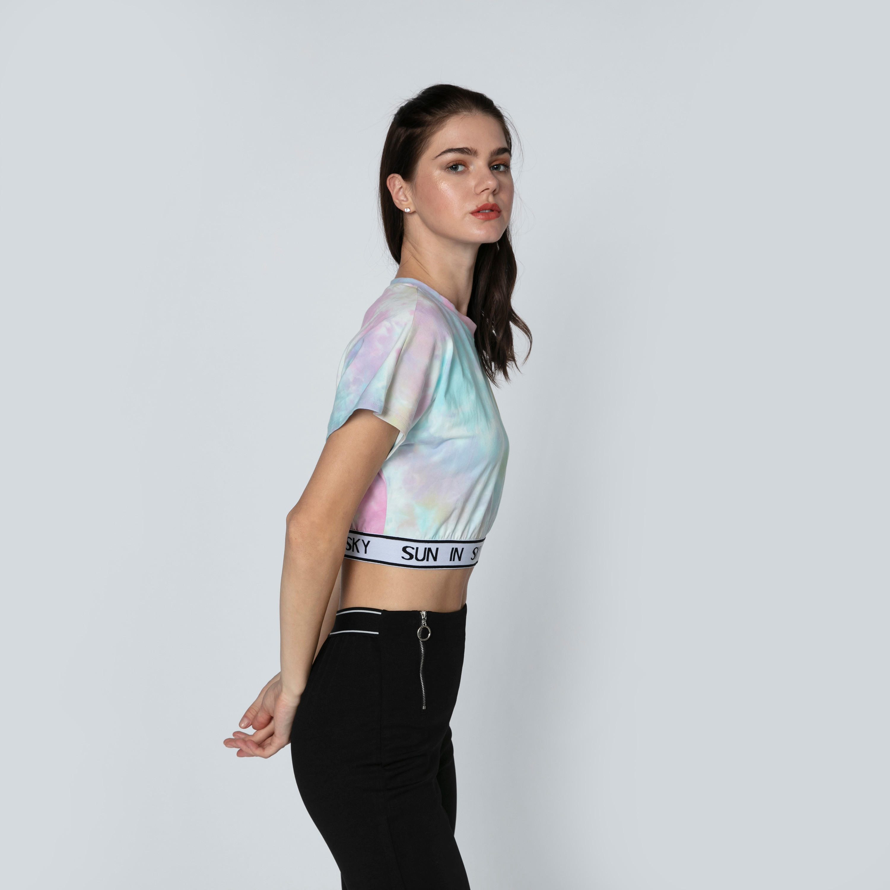 بلوزة قصيرة بأكمام متصلة وحوّاف مطّاطية وطبعات-women-clothing-tshirts-image-3