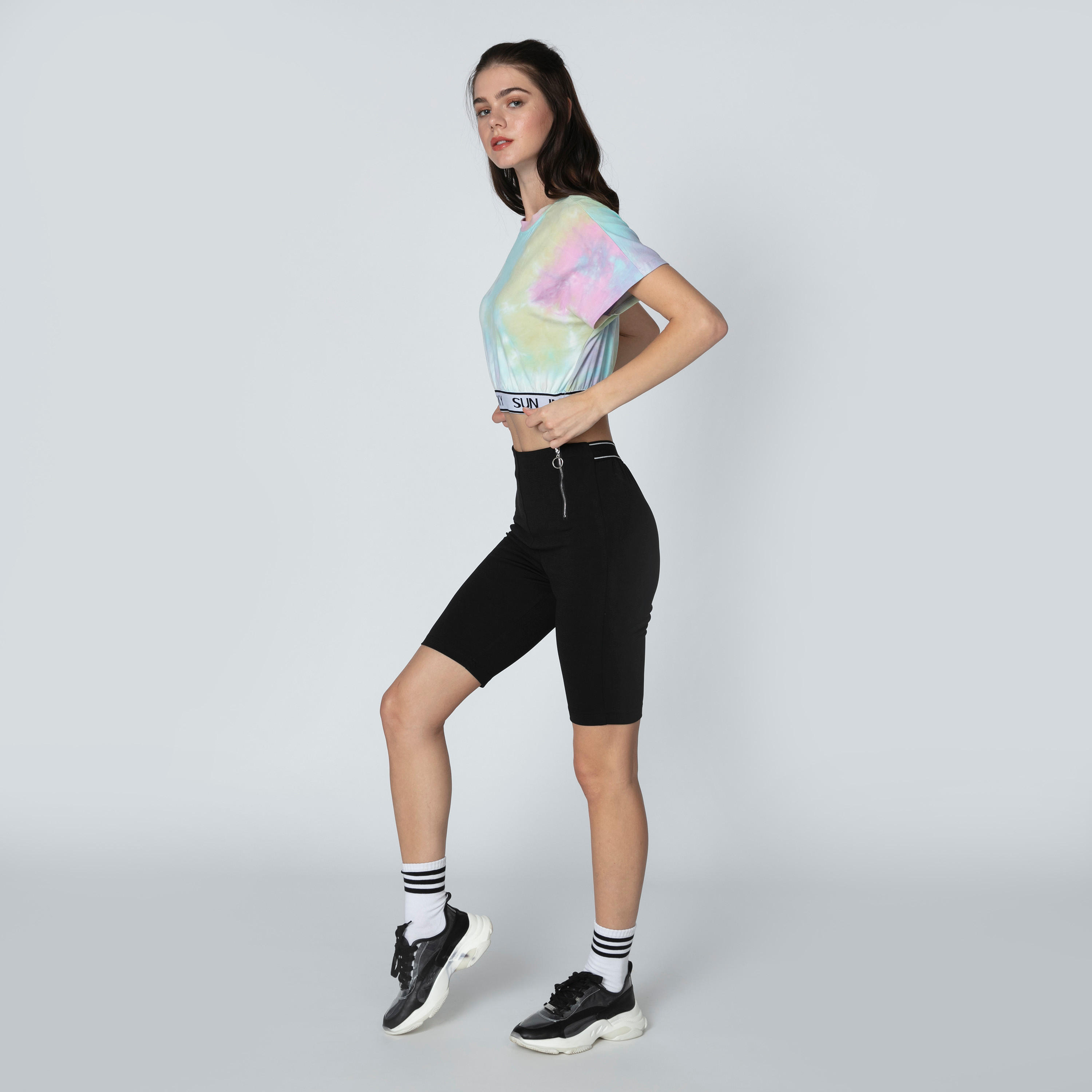 بلوزة قصيرة بأكمام متصلة وحوّاف مطّاطية وطبعات-women-clothing-tshirts-image-4