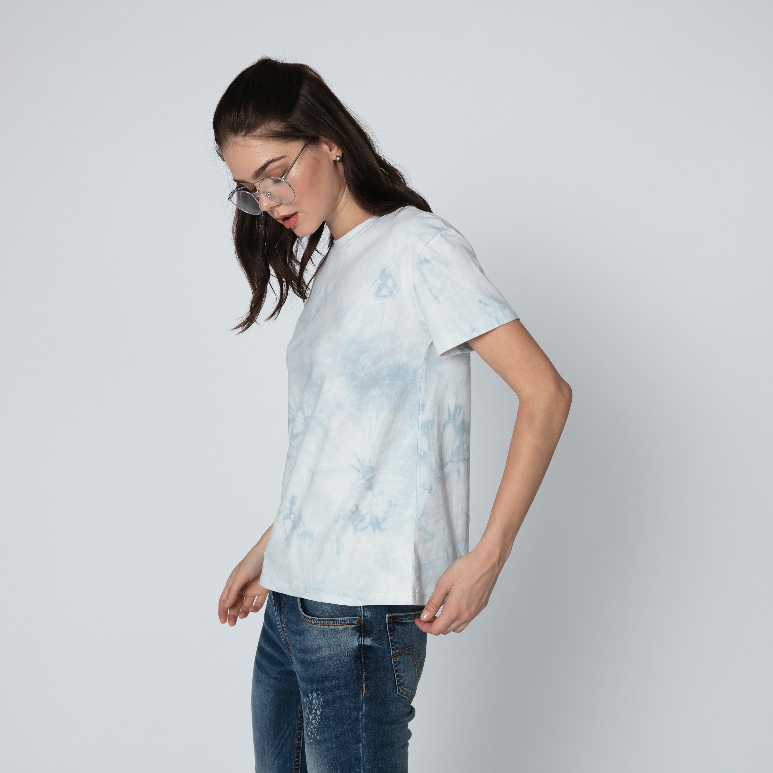 تيشيرت بياقة مستديرة وأكمام قصيرة وطبعات-women-clothing-tshirts-image-4
