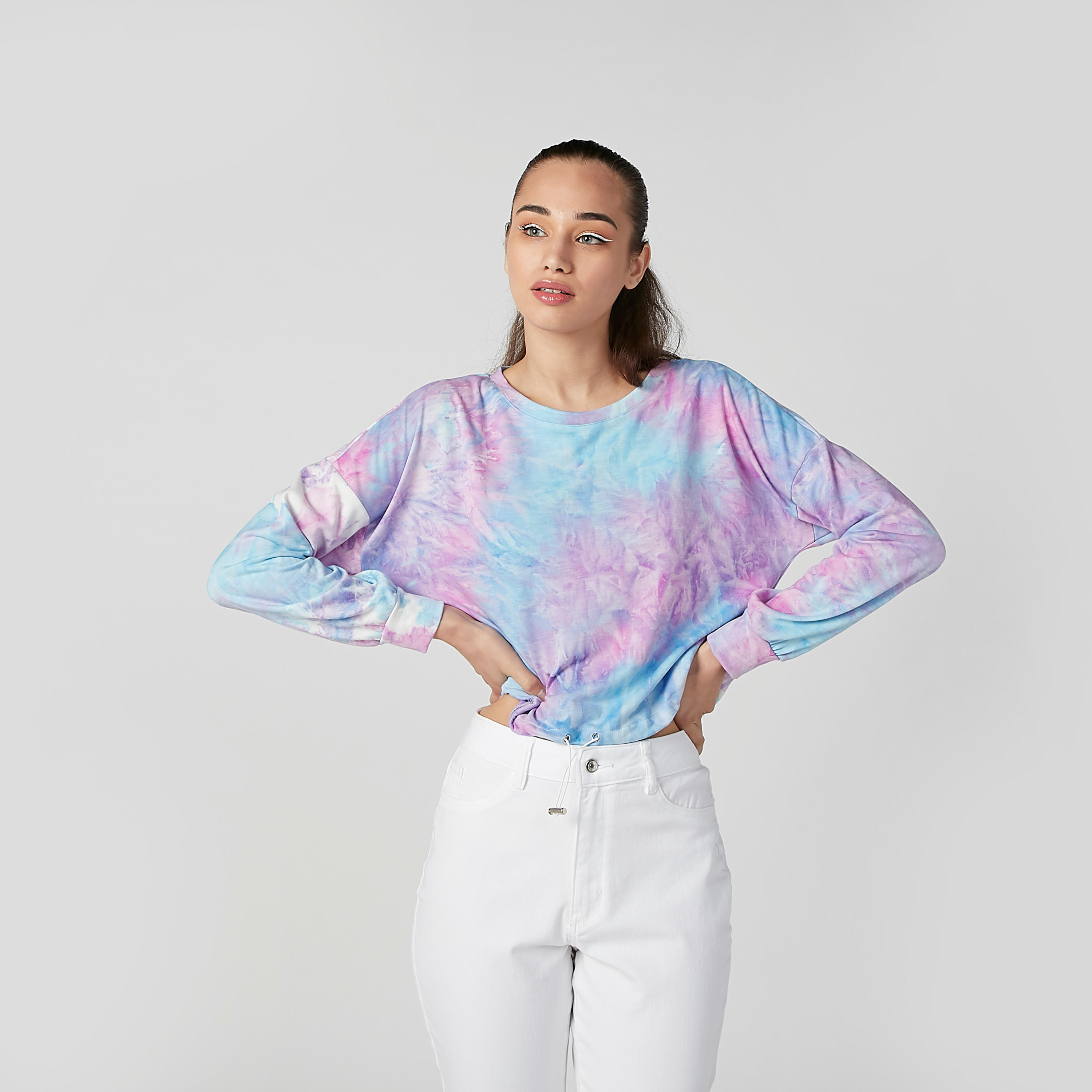 بلوزة قصيرة بياقة مستديرة وأكمام طويلة وطبعات-women-clothing-tshirts-image-4